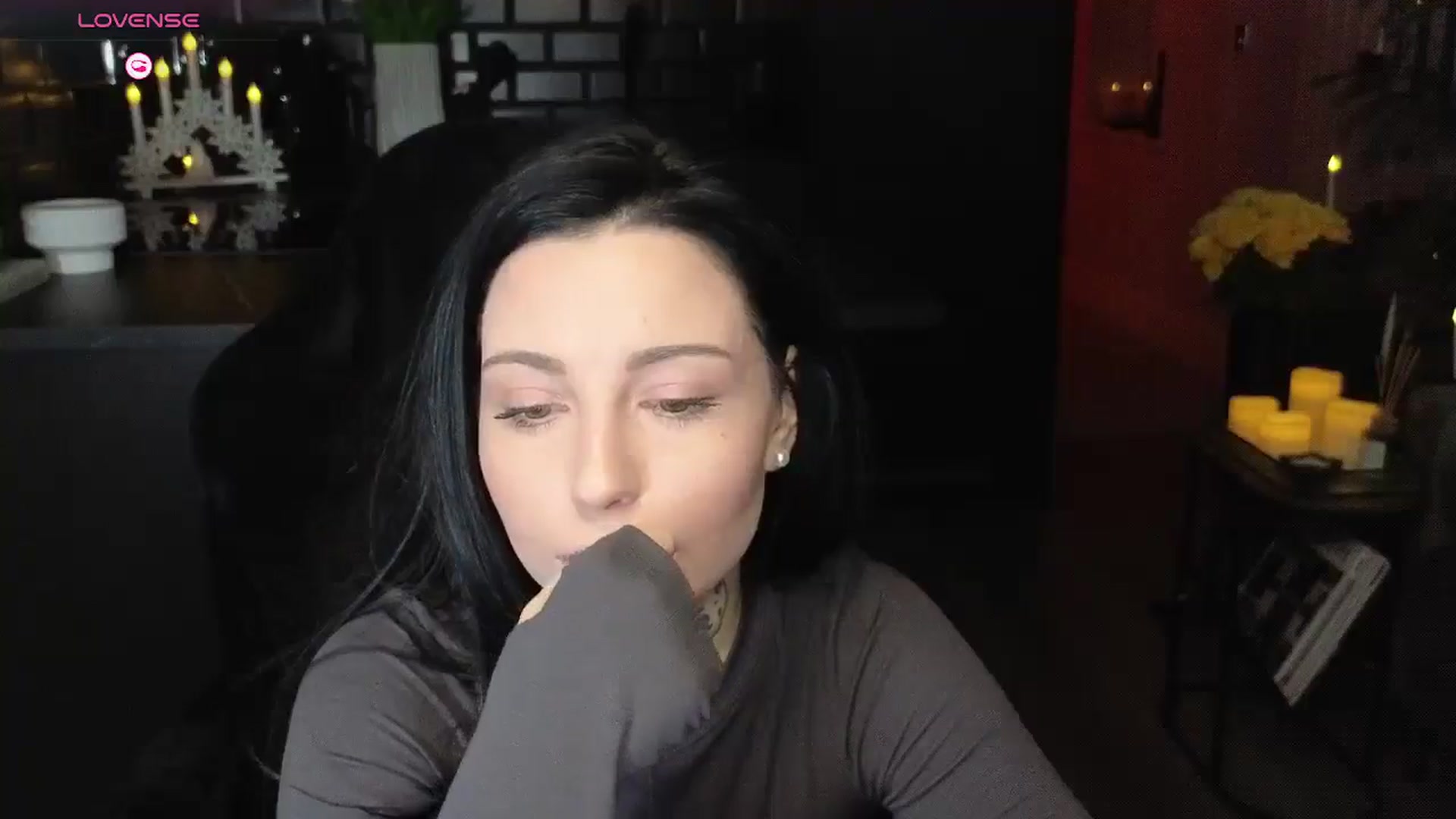 Gallery image thumbnail from Alice__888's myfreecams stream on, 12/26/2024, 16:28 image 13 of 20