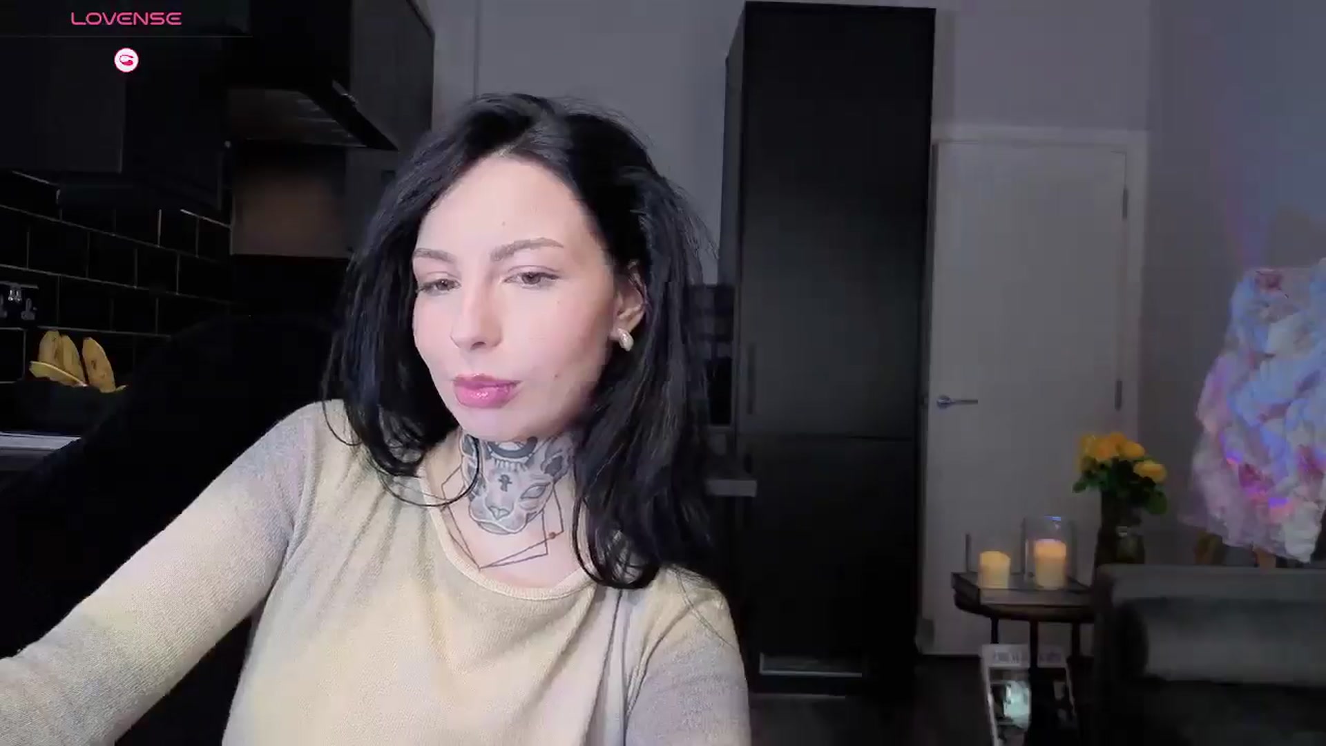 Gallery image thumbnail from Alice__888's myfreecams stream on, 06/27/2025, 08:31 image 14 of 20