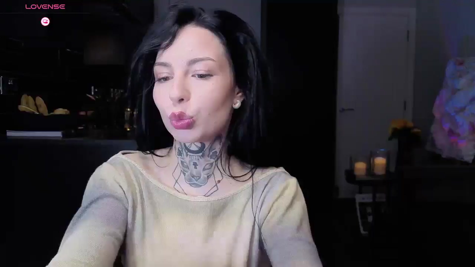 Gallery image thumbnail from Alice__888's myfreecams stream on, 06/27/2025, 08:31 image 5 of 20