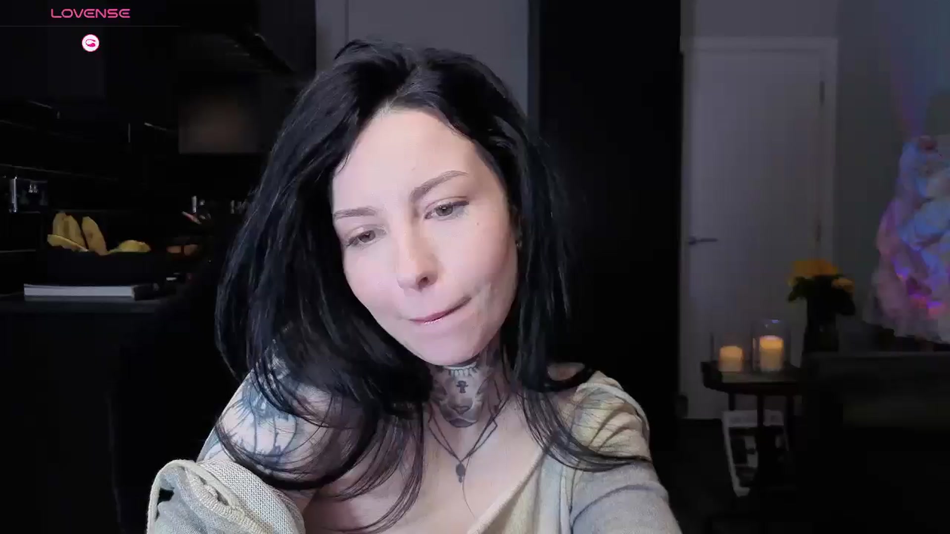 Gallery image thumbnail from Alice__888's myfreecams stream on, 06/27/2025, 08:31 image 7 of 20