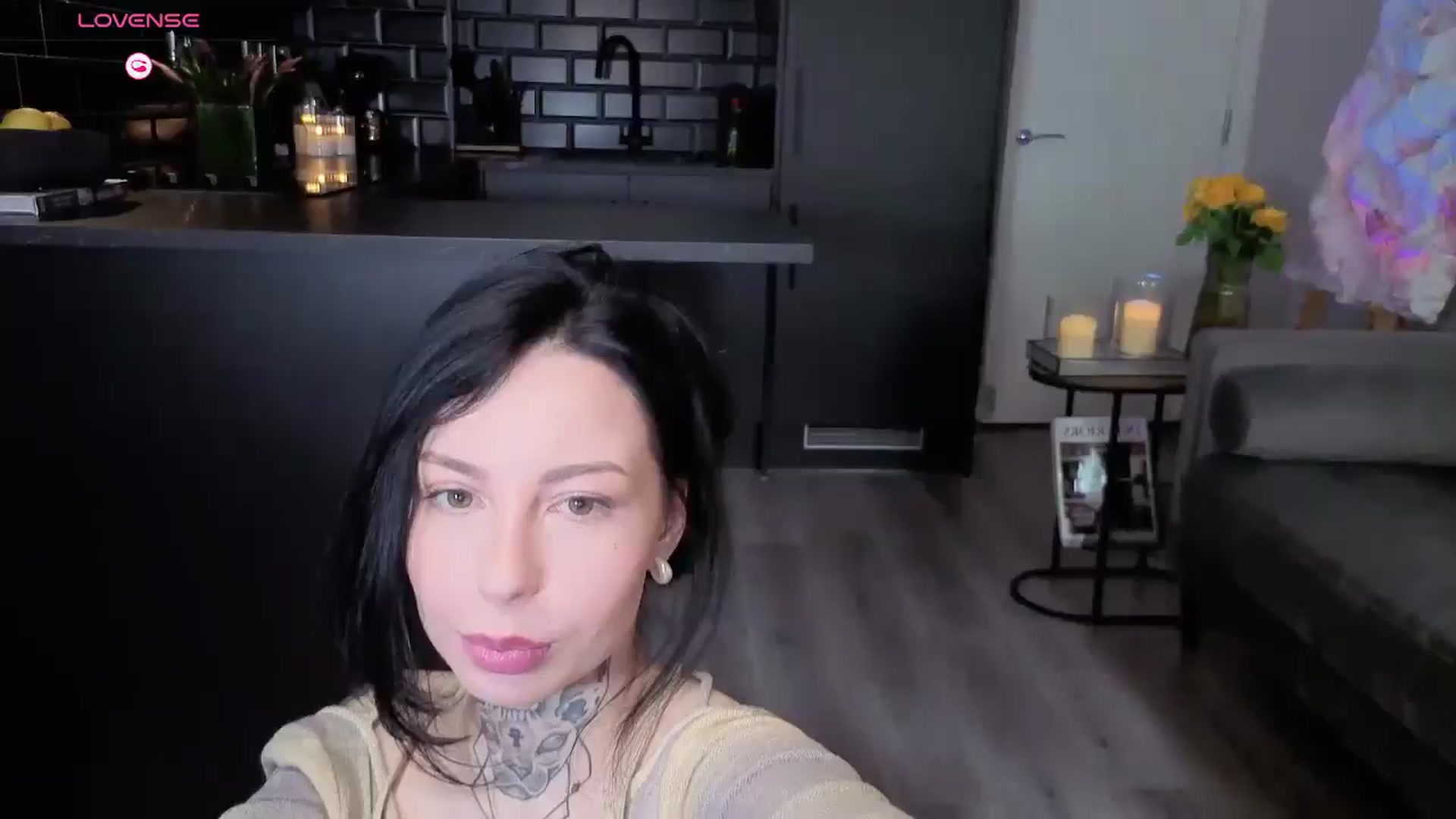 Gallery image thumbnail from Alice__888's myfreecams stream on, 06/27/2025, 08:31 image 16 of 20
