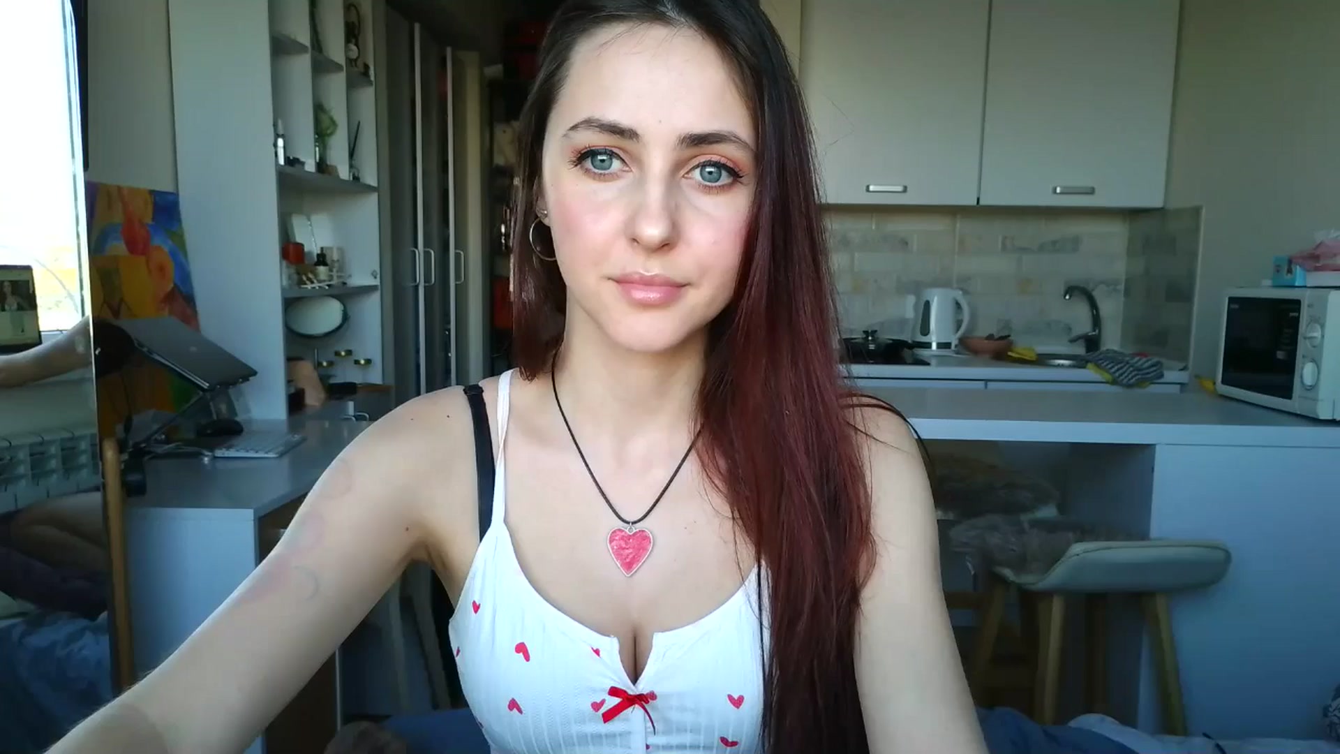 Gallery image thumbnail from Alice_alison's myfreecams stream on, 04/13/2025, 11:55 image 7 of 20