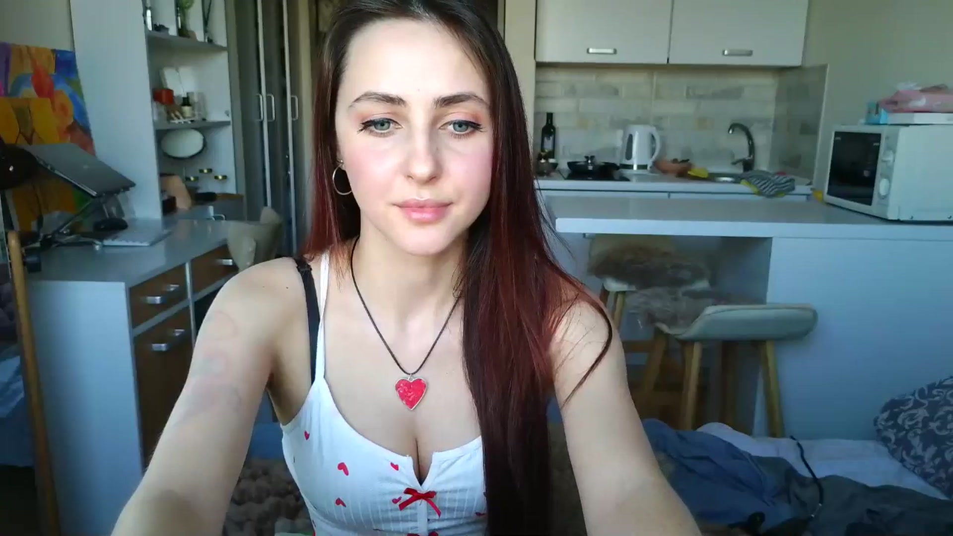 Gallery image thumbnail from Alice_alison's myfreecams stream on, 04/13/2025, 12:42 image 4 of 20