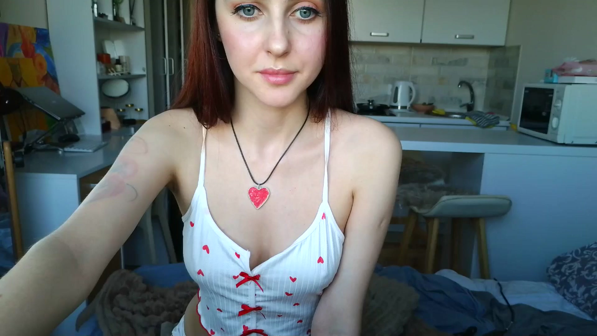 Gallery image thumbnail from Alice_alison's myfreecams stream on, 04/13/2025, 12:42 image 10 of 20