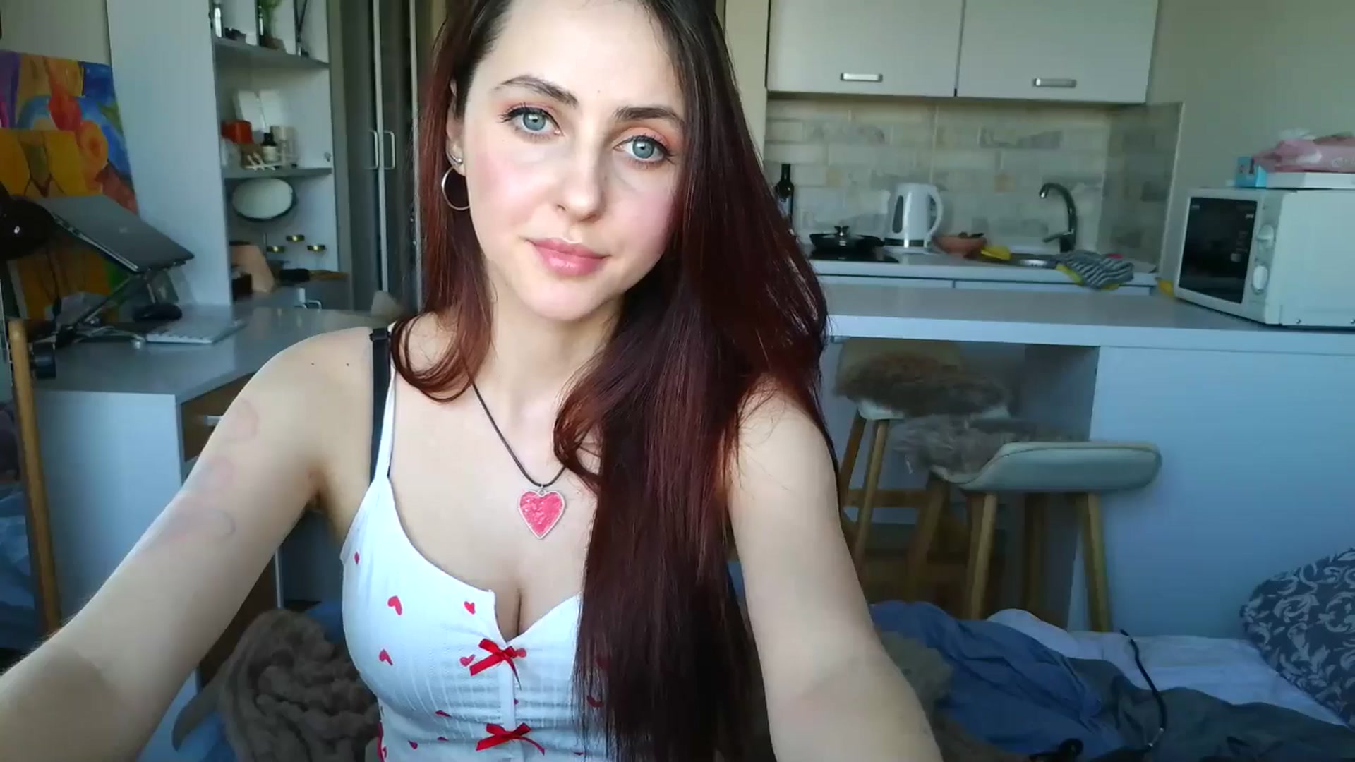 Gallery image thumbnail from Alice_alison's myfreecams stream on, 04/13/2025, 12:42 image 8 of 20