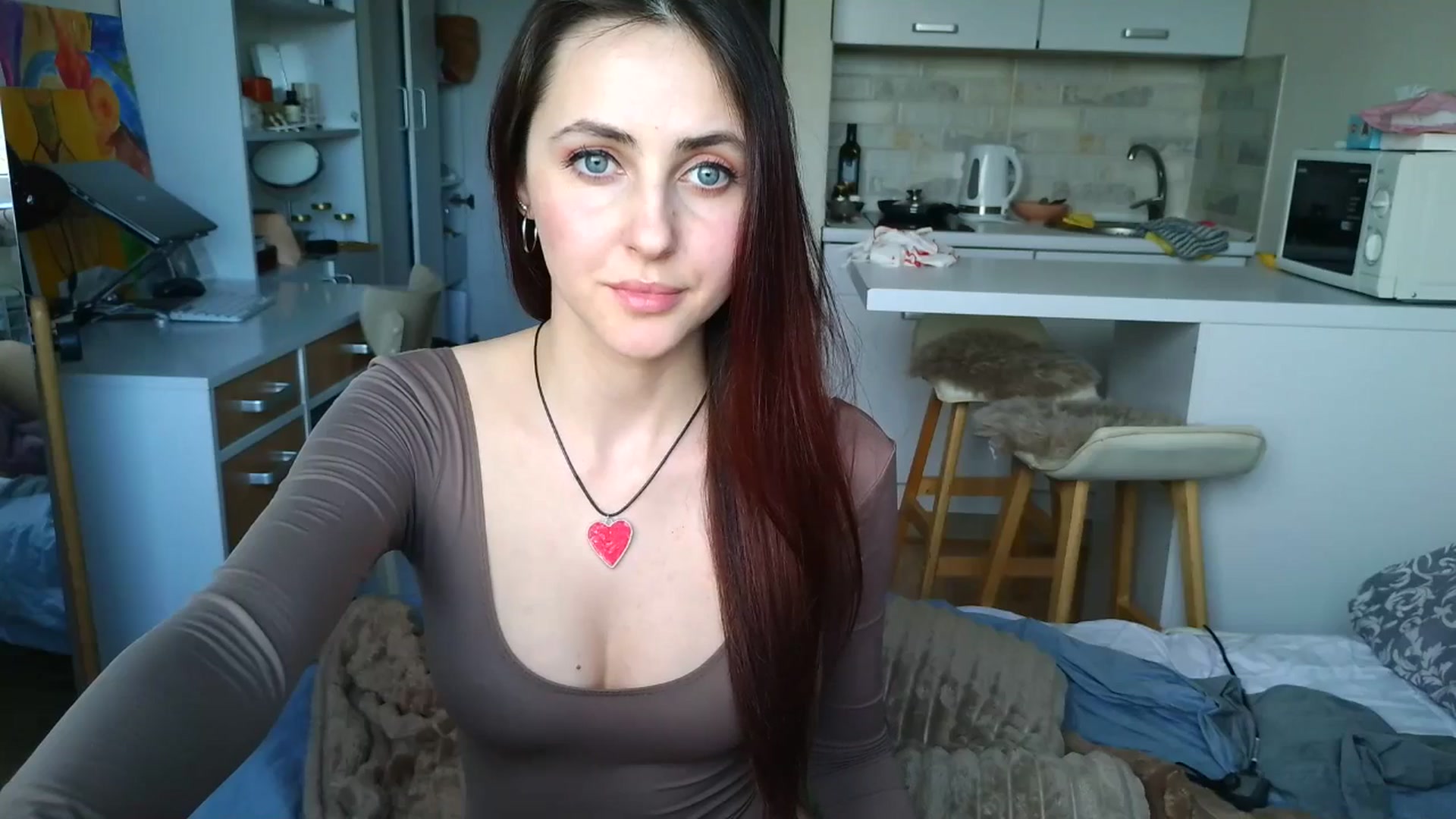 Gallery image thumbnail from Alice_alison's myfreecams stream on, 04/13/2025, 13:17 image 4 of 20
