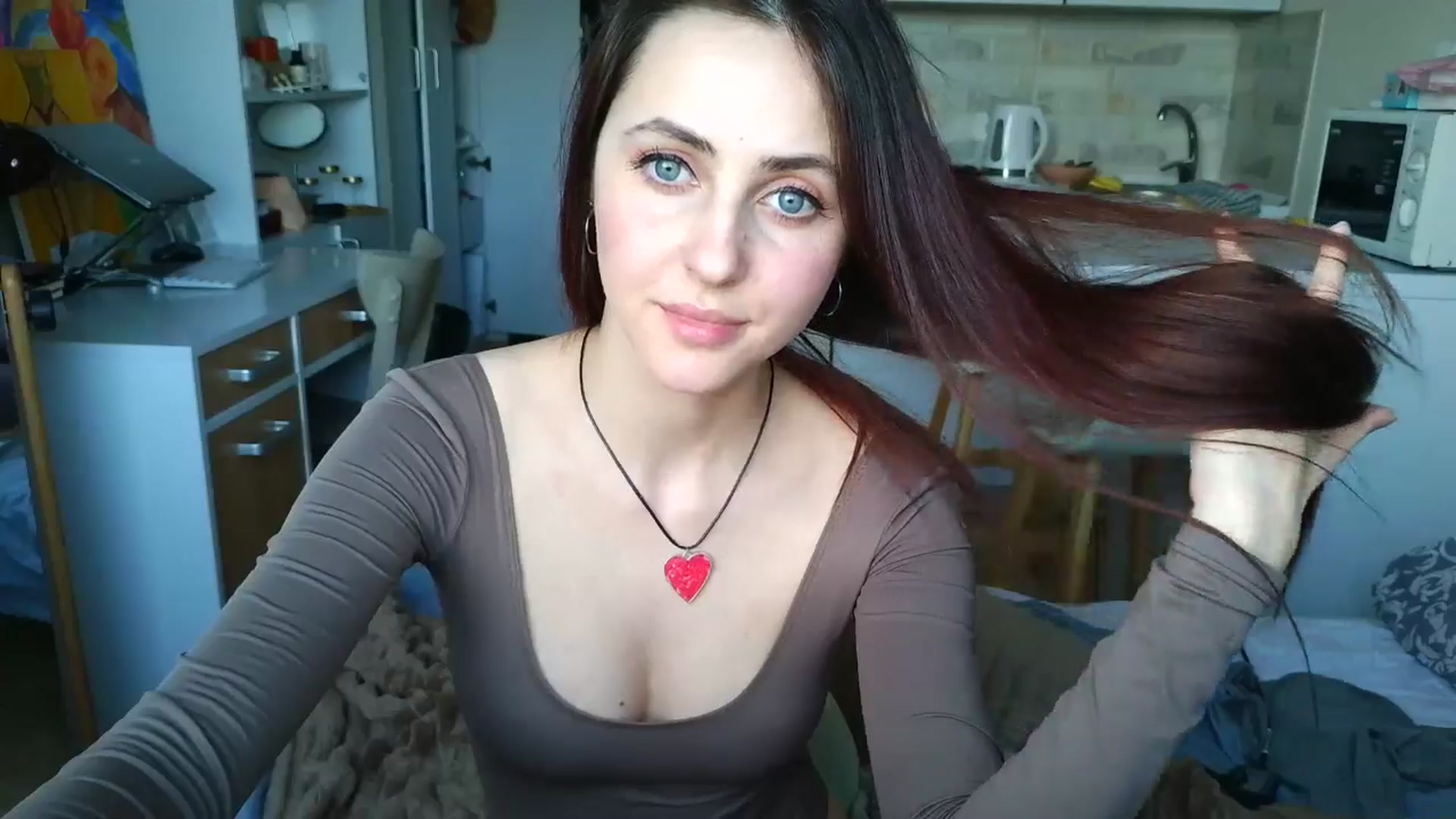 Gallery image thumbnail from Alice_alison's myfreecams stream on, 04/13/2025, 13:17 image 17 of 20