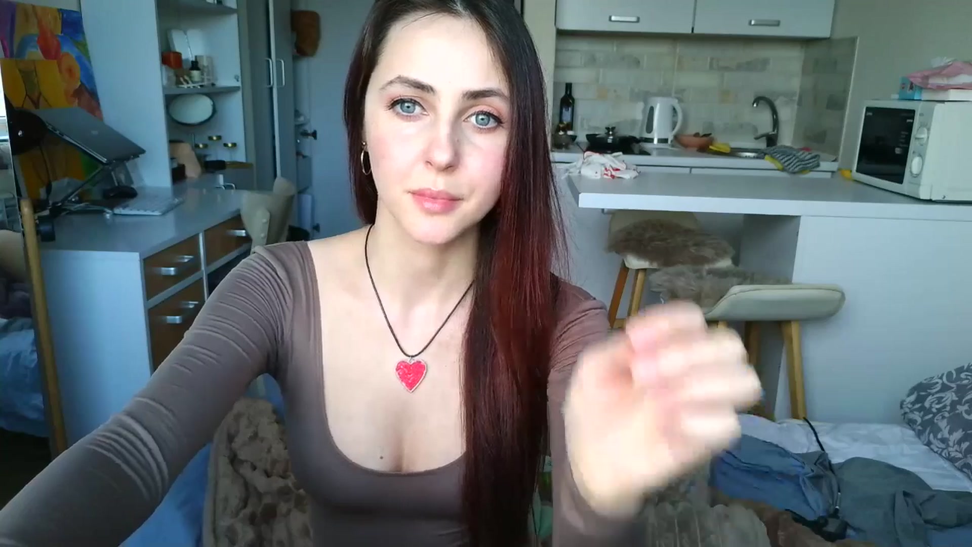 Gallery image thumbnail from Alice_alison's myfreecams stream on, 04/13/2025, 13:17 image 6 of 20