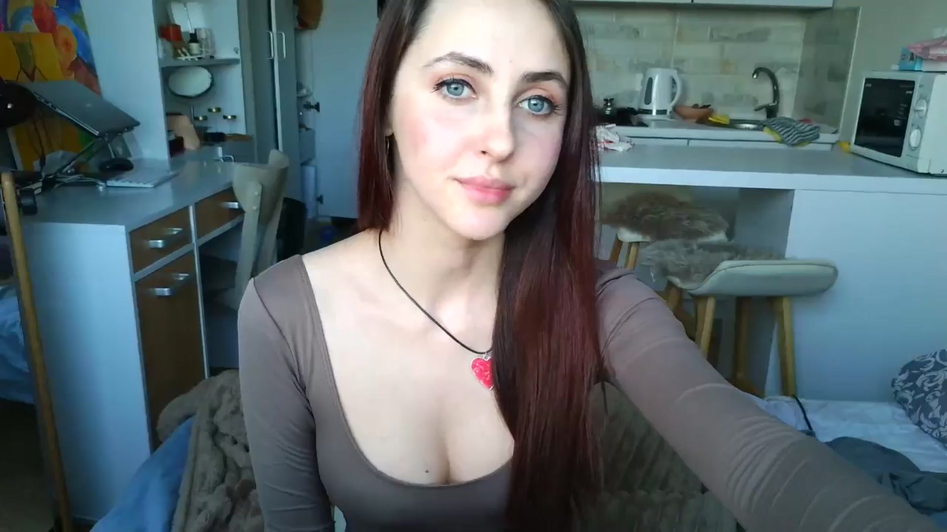 Gallery image thumbnail from Alice_alison's myfreecams stream on, 04/13/2025, 13:17 image 18 of 20