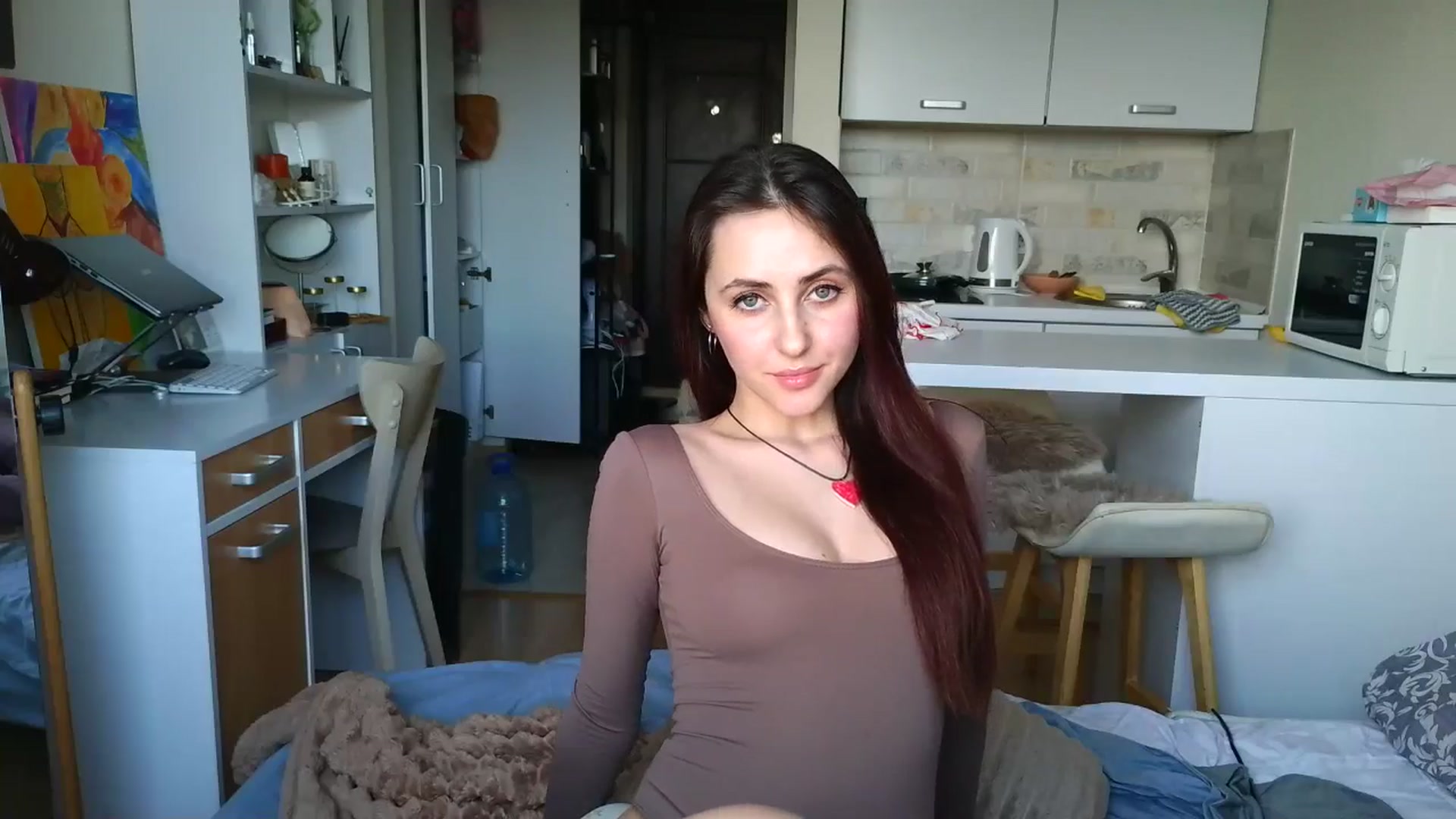 Gallery image thumbnail from Alice_alison's myfreecams stream on, 04/13/2025, 13:17 image 16 of 20