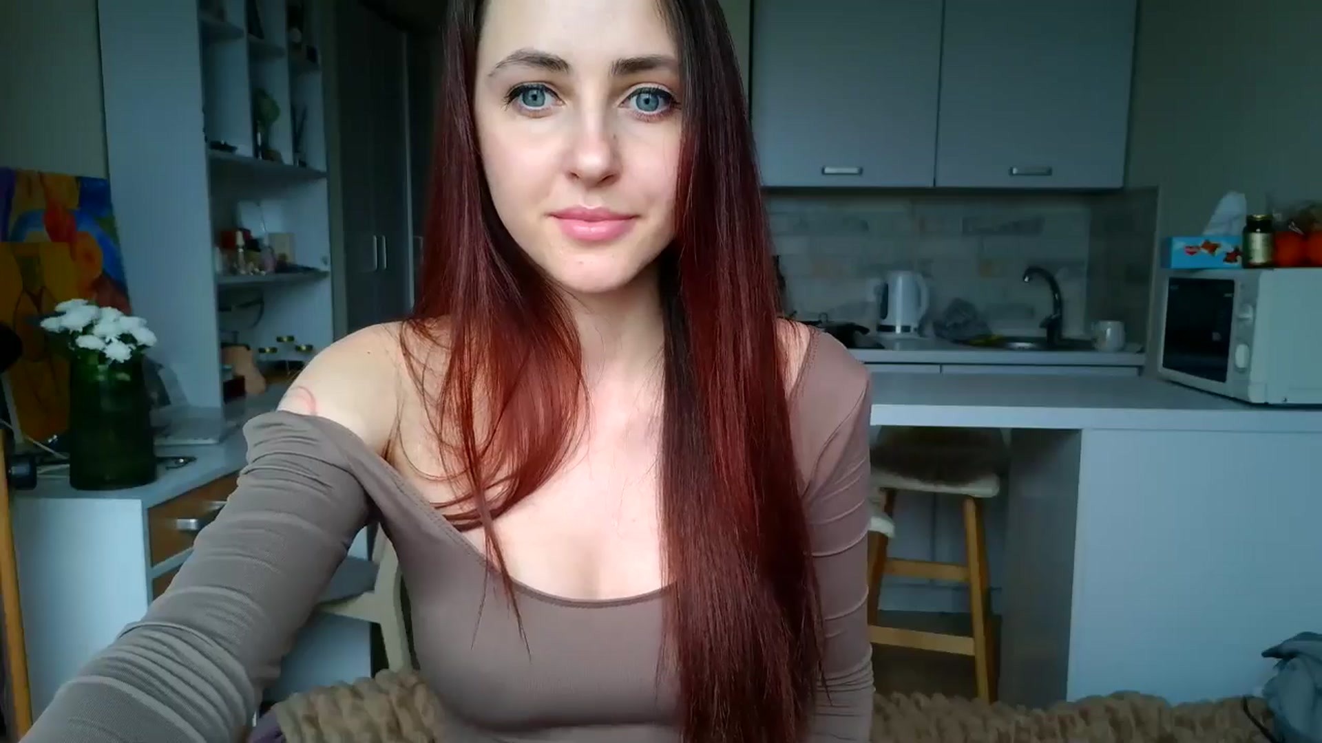 Gallery image thumbnail from Alice_alison's myfreecams stream on, 04/16/2025, 13:01 image 17 of 20