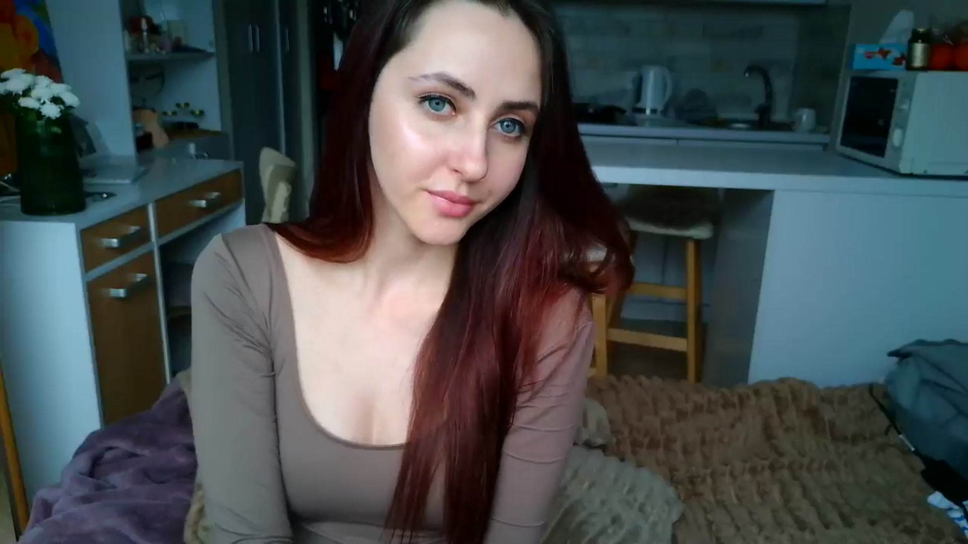 Gallery image thumbnail from Alice_alison's myfreecams stream on, 04/16/2025, 13:01 image 11 of 20