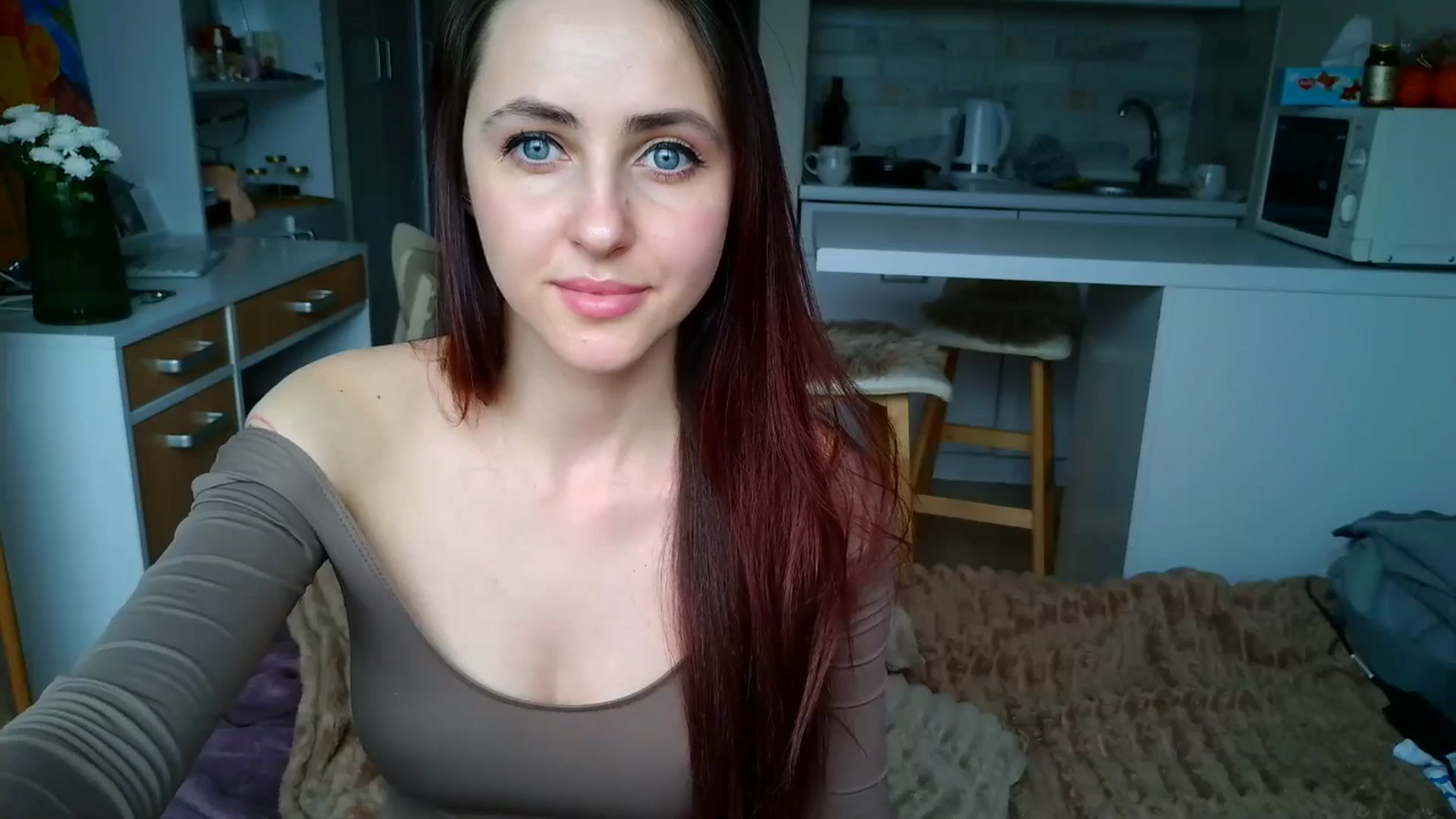 Gallery image thumbnail from Alice_alison's myfreecams stream on, 04/16/2025, 13:01 image 13 of 20