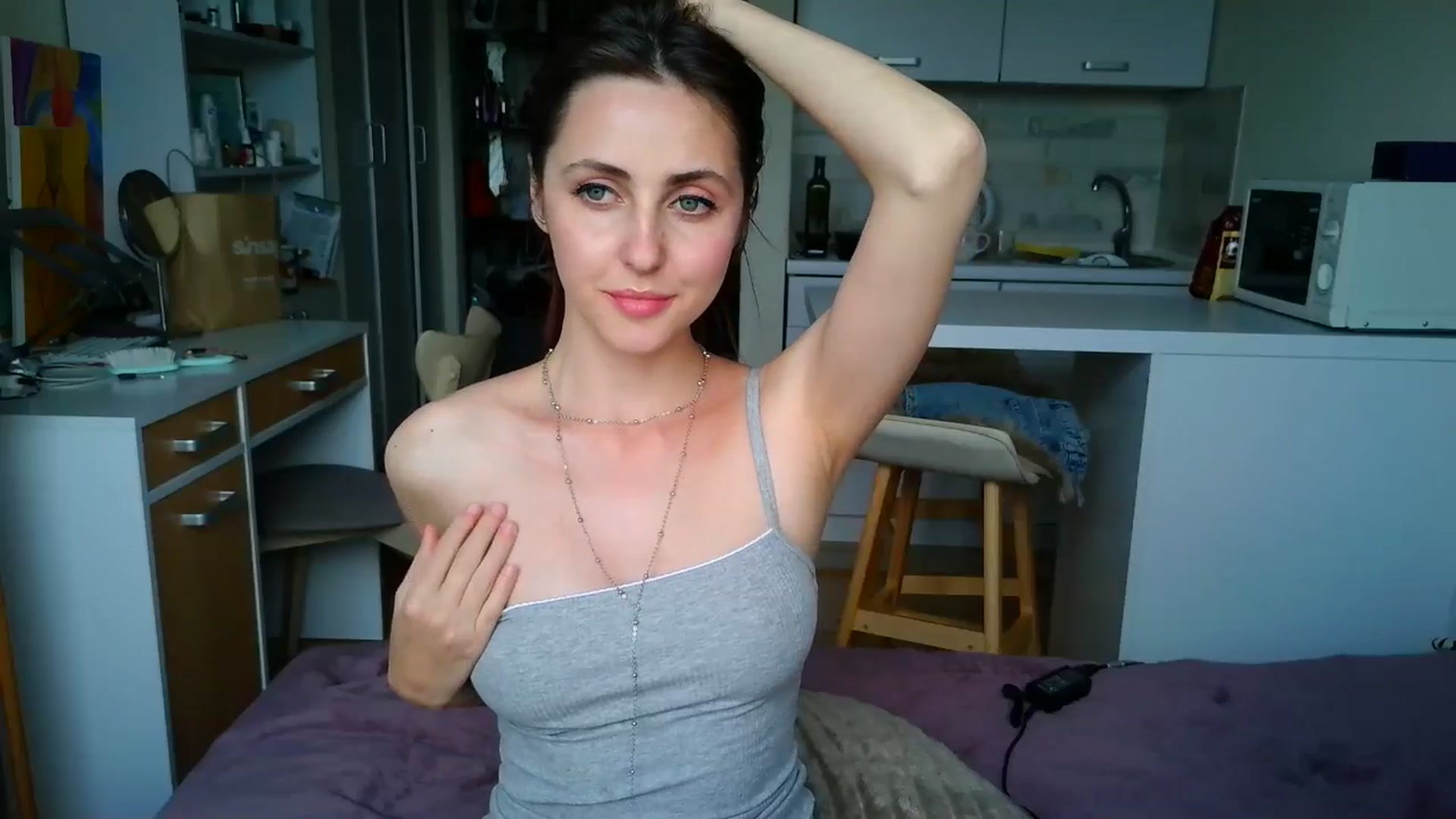Gallery image thumbnail from Alice_alison's myfreecams stream on, 04/24/2025, 14:36 image 10 of 20