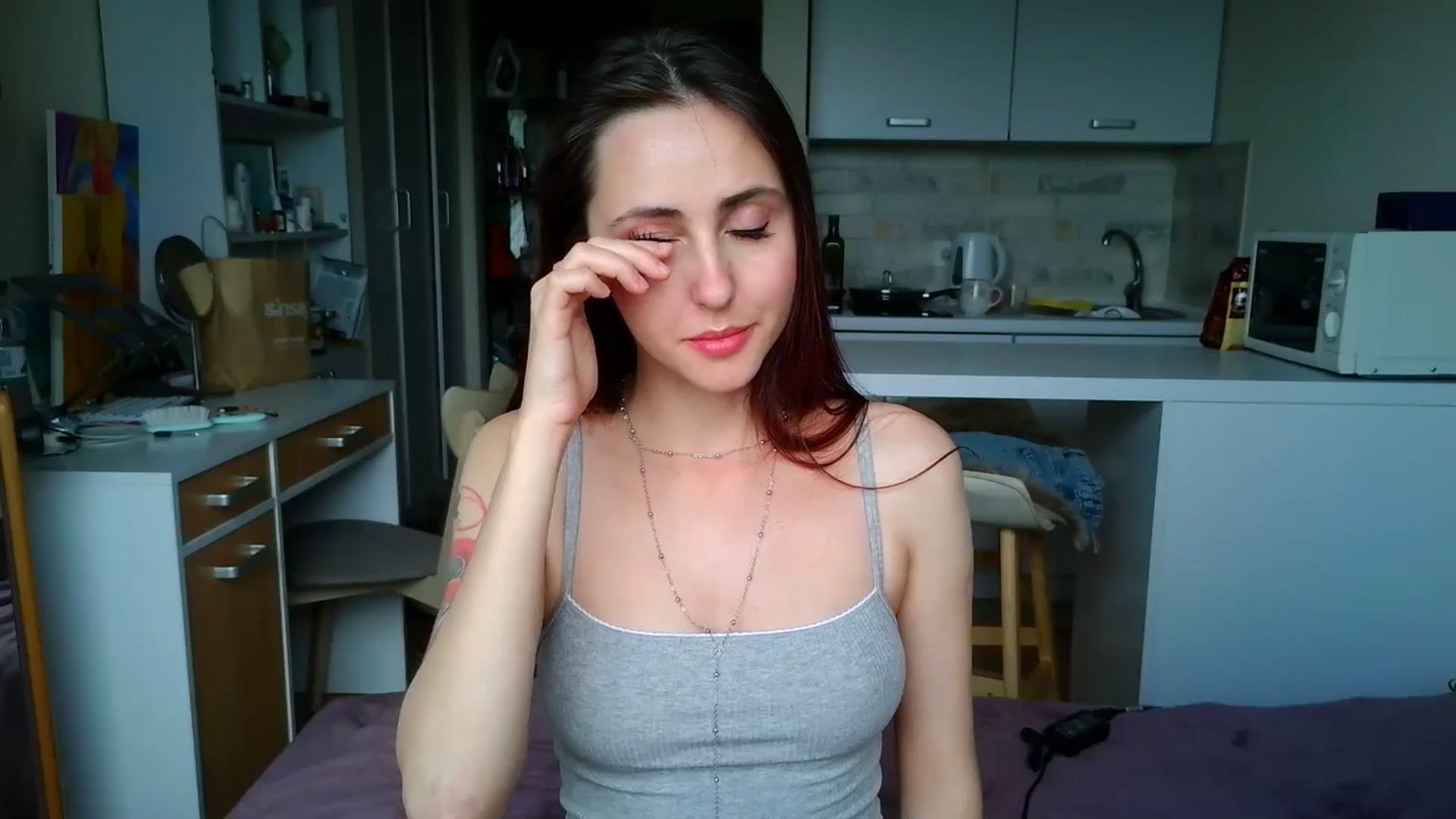 Gallery image thumbnail from Alice_alison's myfreecams stream on, 04/24/2025, 14:36 image 8 of 20