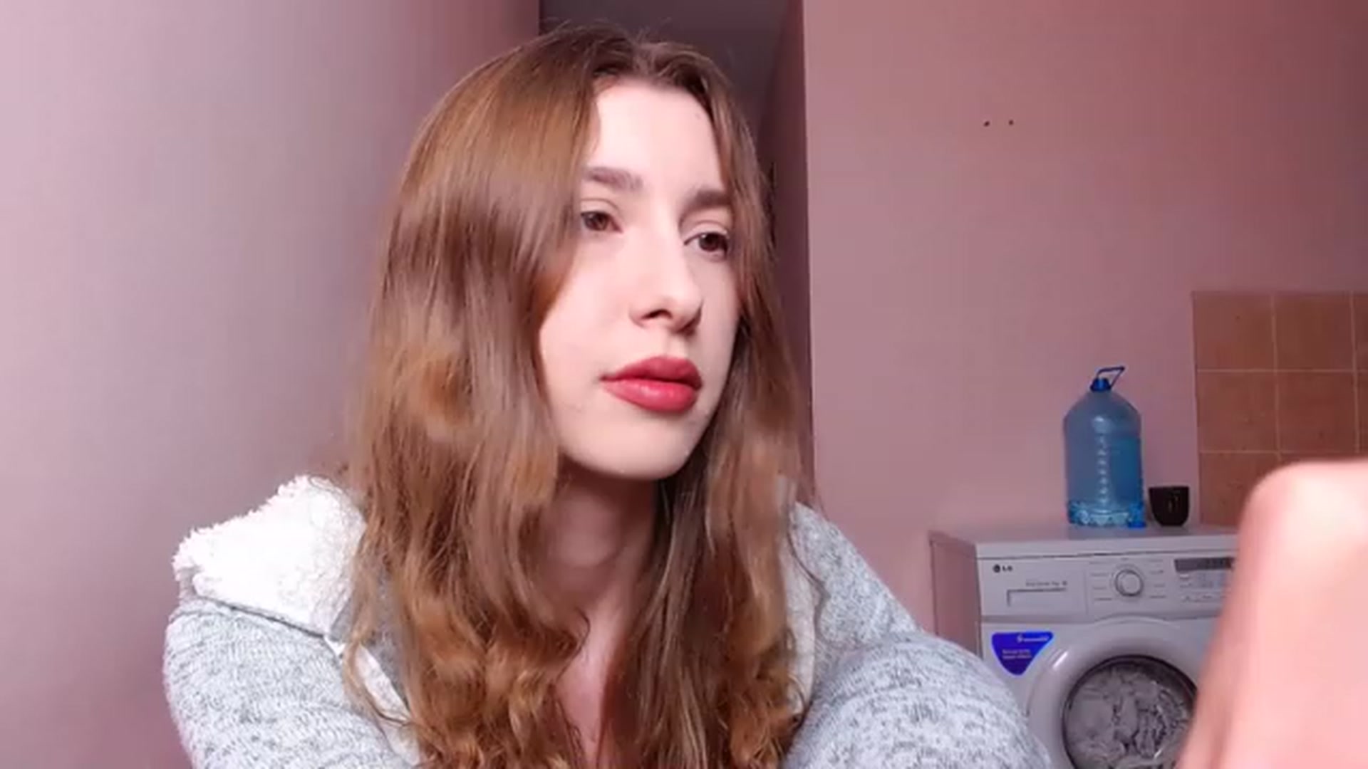 Gallery image thumbnail from Alice_one's myfreecams stream on, 03/20/2023, 17:00 image 3 of 20