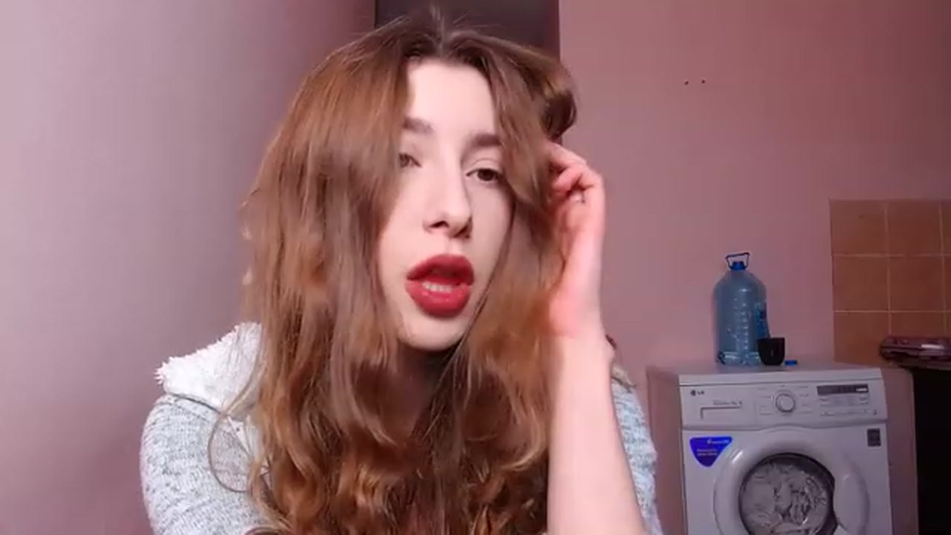 Gallery image thumbnail from Alice_one's myfreecams stream on, 03/20/2023, 17:00 image 13 of 20