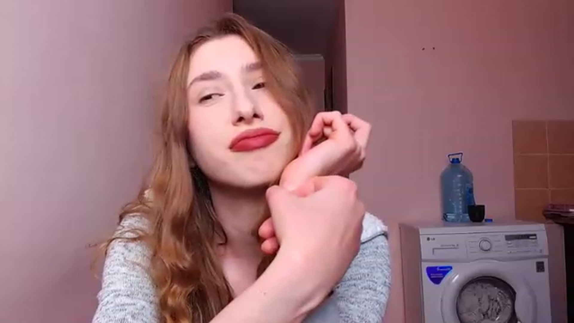 Gallery image thumbnail from Alice_one's myfreecams stream on, 03/20/2023, 17:00 image 20 of 20