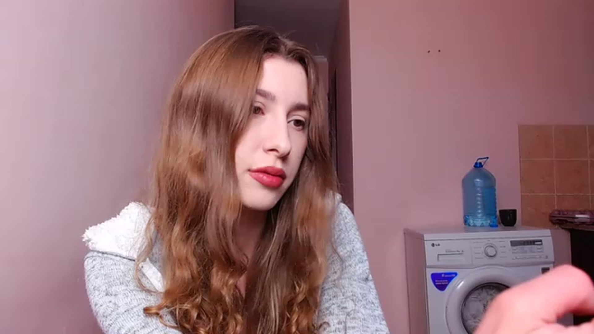 Gallery image thumbnail from Alice_one's myfreecams stream on, 03/20/2023, 17:00 image 2 of 20