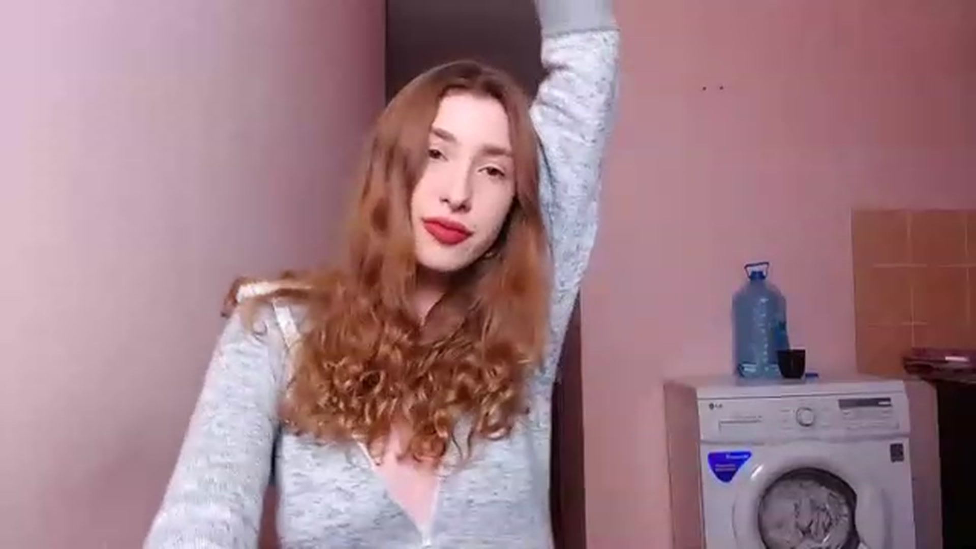 Gallery image thumbnail from Alice_one's myfreecams stream on, 03/20/2023, 17:00 image 8 of 20