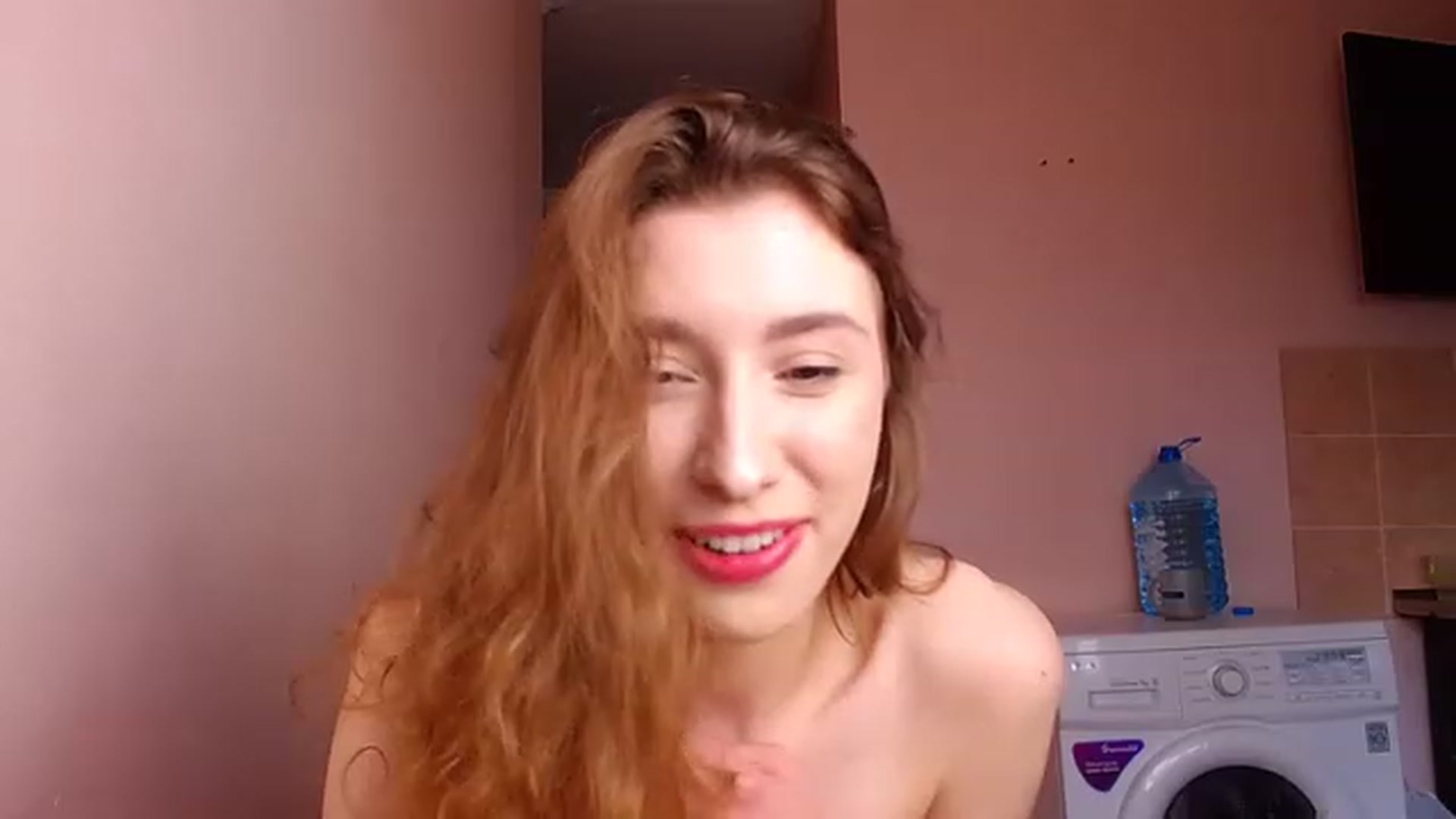 Gallery image thumbnail from Alice_one's myfreecams stream on, 04/08/2023, 15:42 image 17 of 20