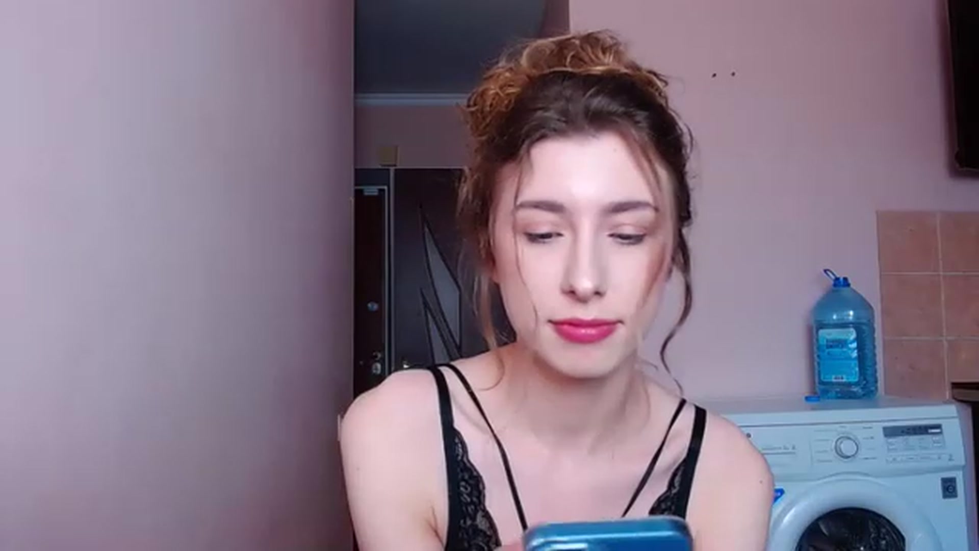 Gallery image thumbnail from Alice_one's myfreecams stream on, 04/16/2023, 16:11 image 16 of 20