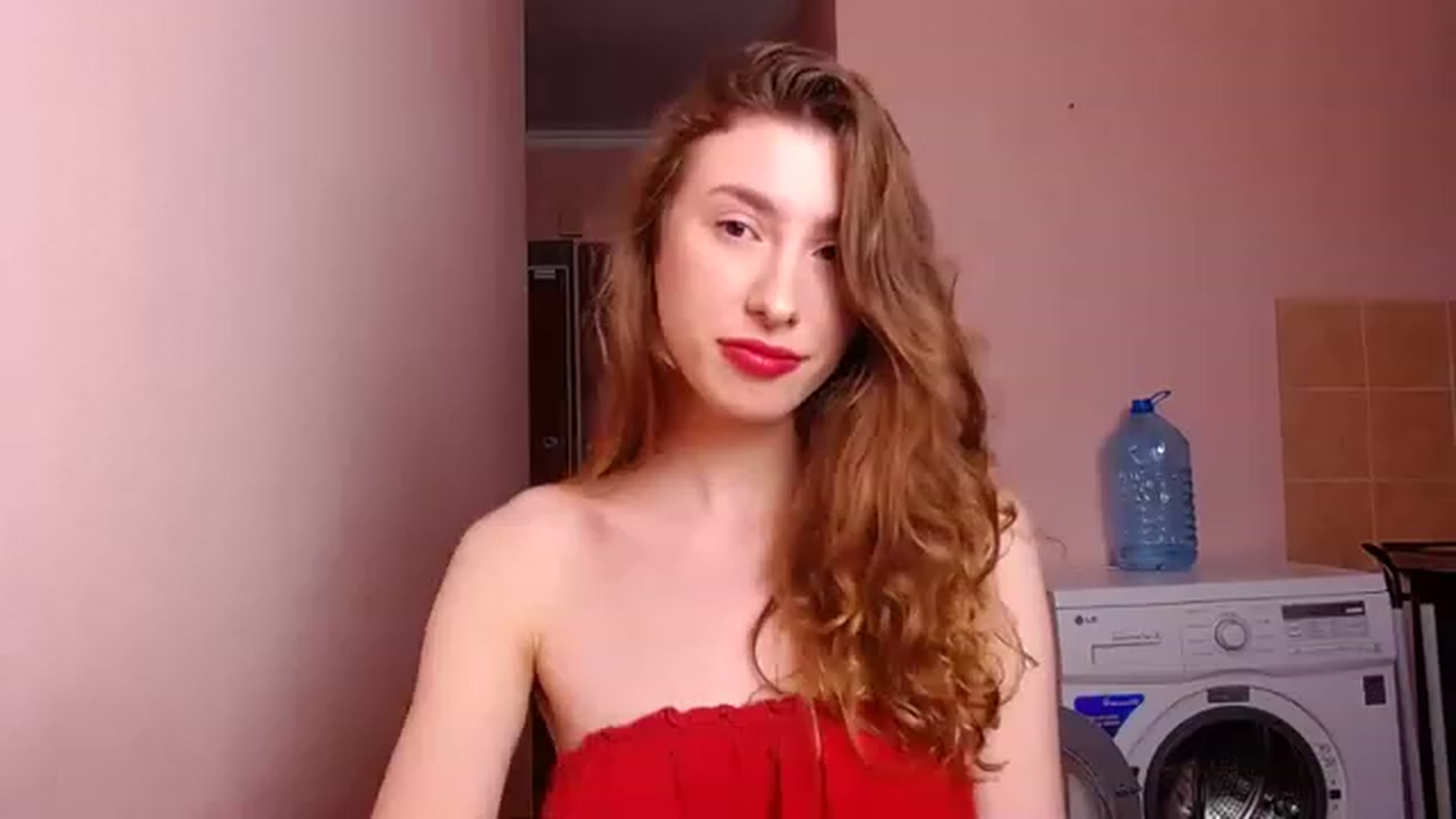 Gallery image thumbnail from Alice_one's myfreecams stream on, 04/18/2023, 16:22 image 18 of 20