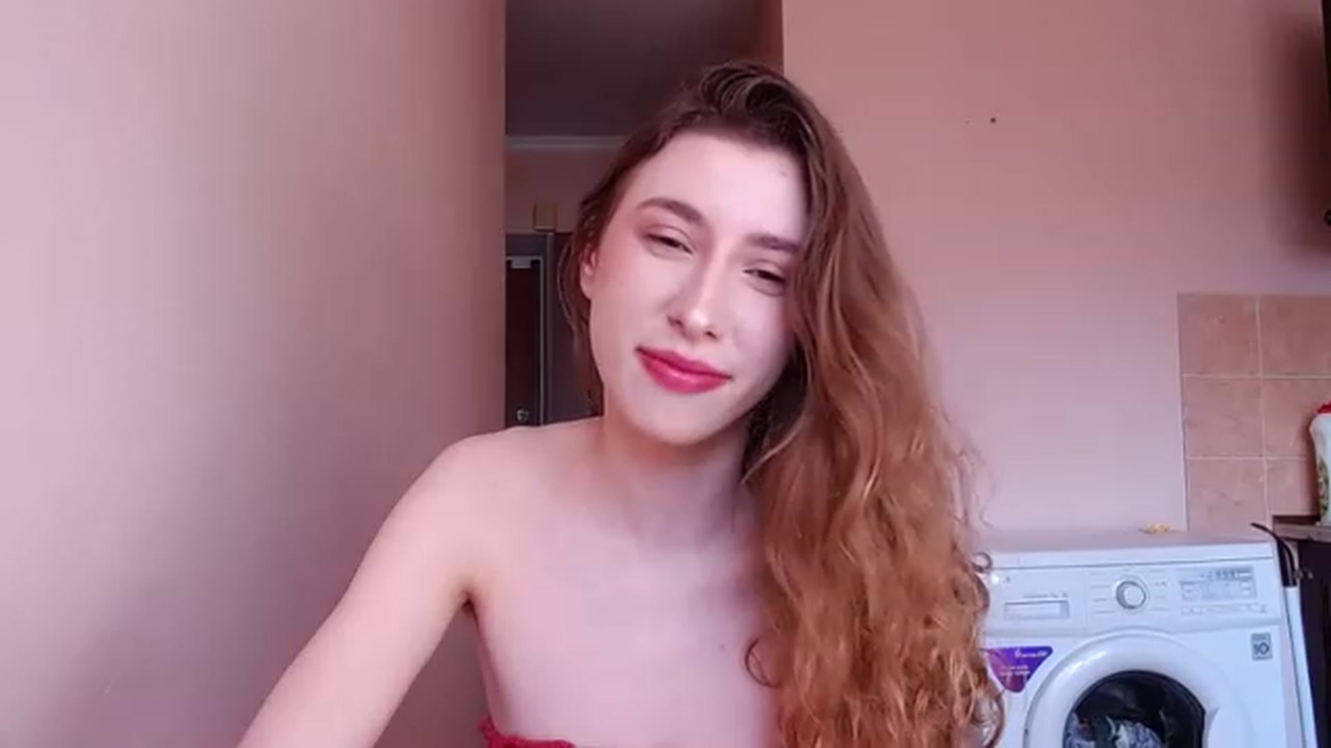 Gallery image thumbnail from Alice_one's myfreecams stream on, 04/25/2023, 11:22 image 14 of 20