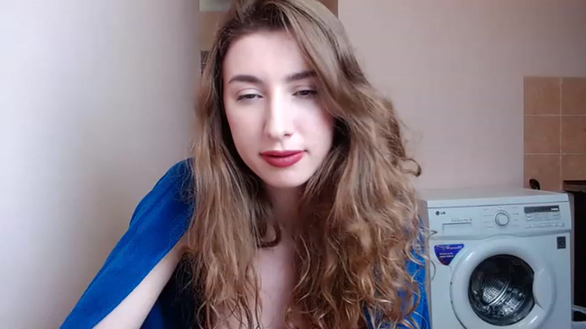 Gallery image thumbnail from Alice_one's myfreecams stream on, 05/18/2023, 01:29 image 3 of 20