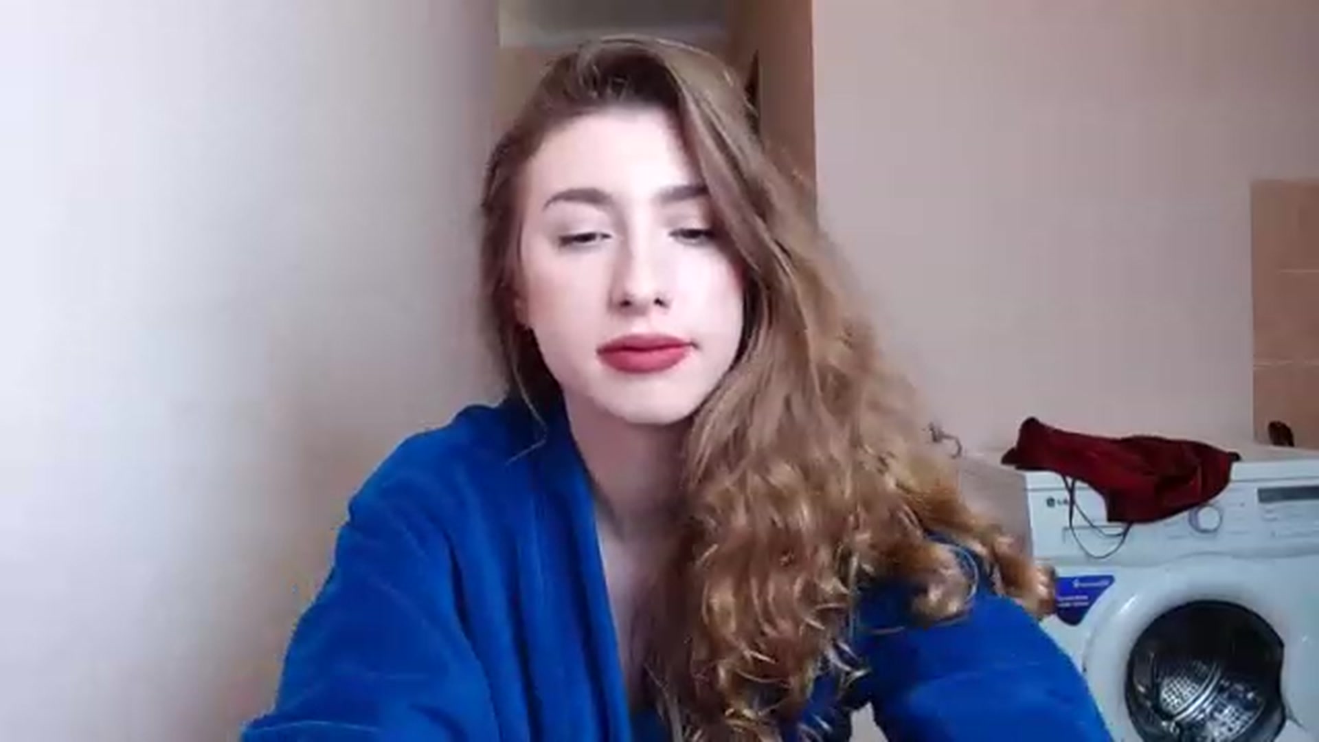 Gallery image thumbnail from Alice_one's myfreecams stream on, 05/18/2023, 01:29 image 15 of 20