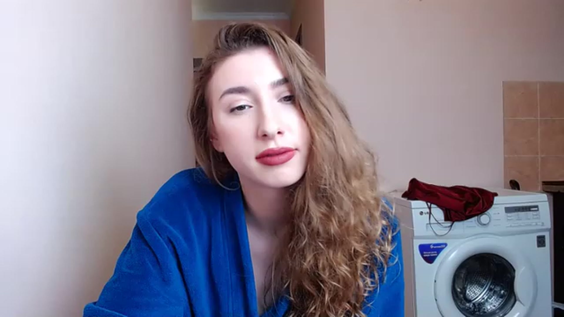 Gallery image thumbnail from Alice_one's myfreecams stream on, 05/18/2023, 01:29 image 13 of 20