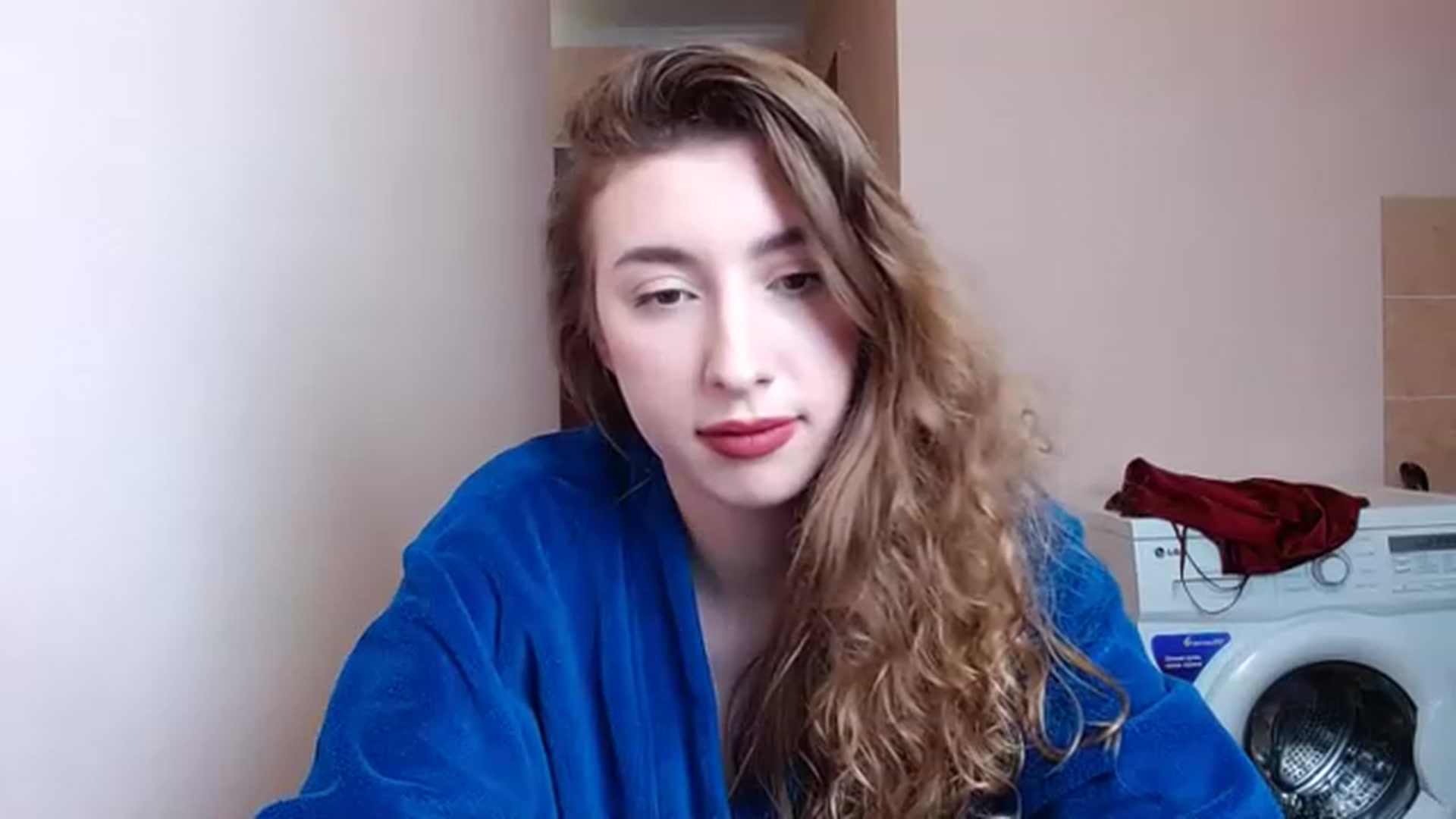 Gallery image thumbnail from Alice_one's myfreecams stream on, 05/18/2023, 01:29 image 14 of 20