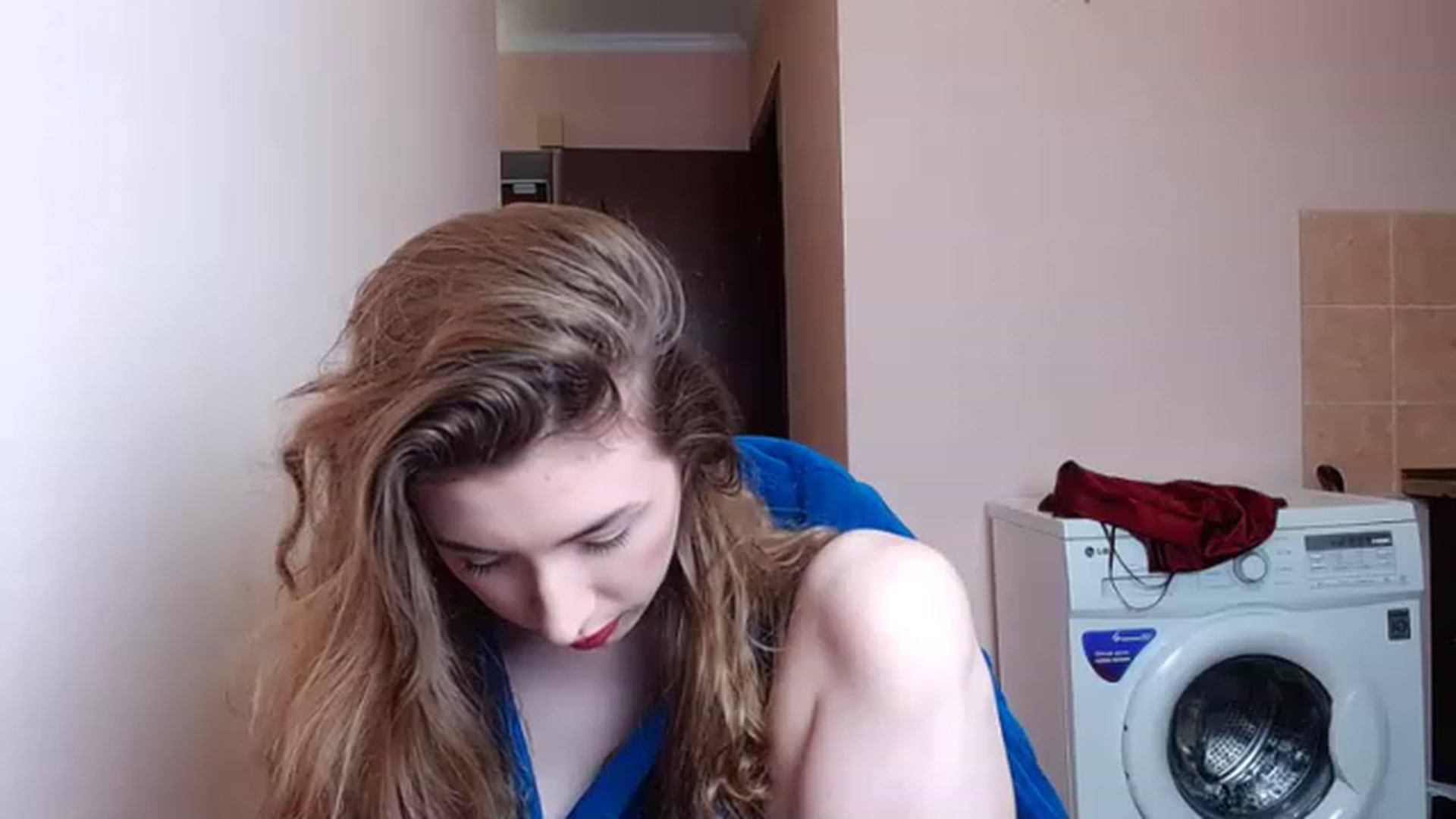 Gallery image thumbnail from Alice_one's myfreecams stream on, 05/18/2023, 01:29 image 6 of 20