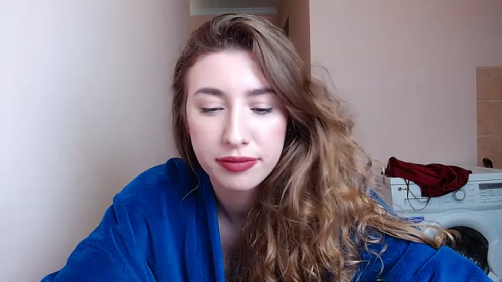 Gallery image thumbnail from Alice_one's myfreecams stream on, 05/18/2023, 01:29 image 17 of 20