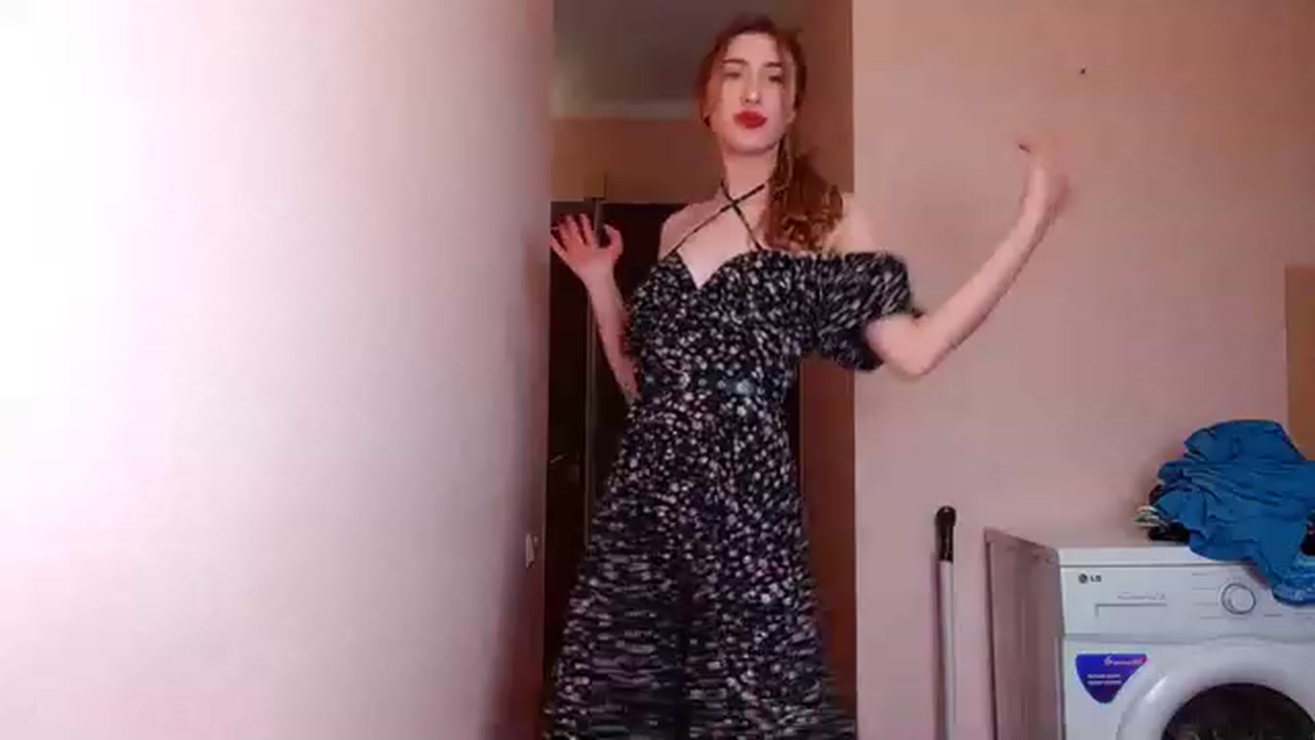 Gallery image thumbnail from Alice_one's myfreecams stream on, 05/24/2023, 20:48 image 9 of 20