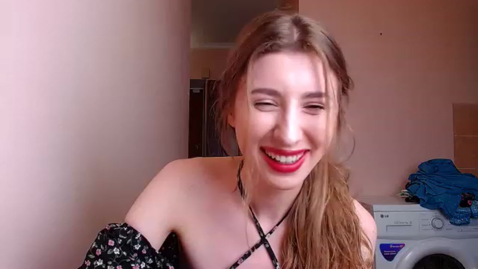 Gallery image thumbnail from Alice_one's myfreecams stream on, 05/24/2023, 20:48 image 7 of 20