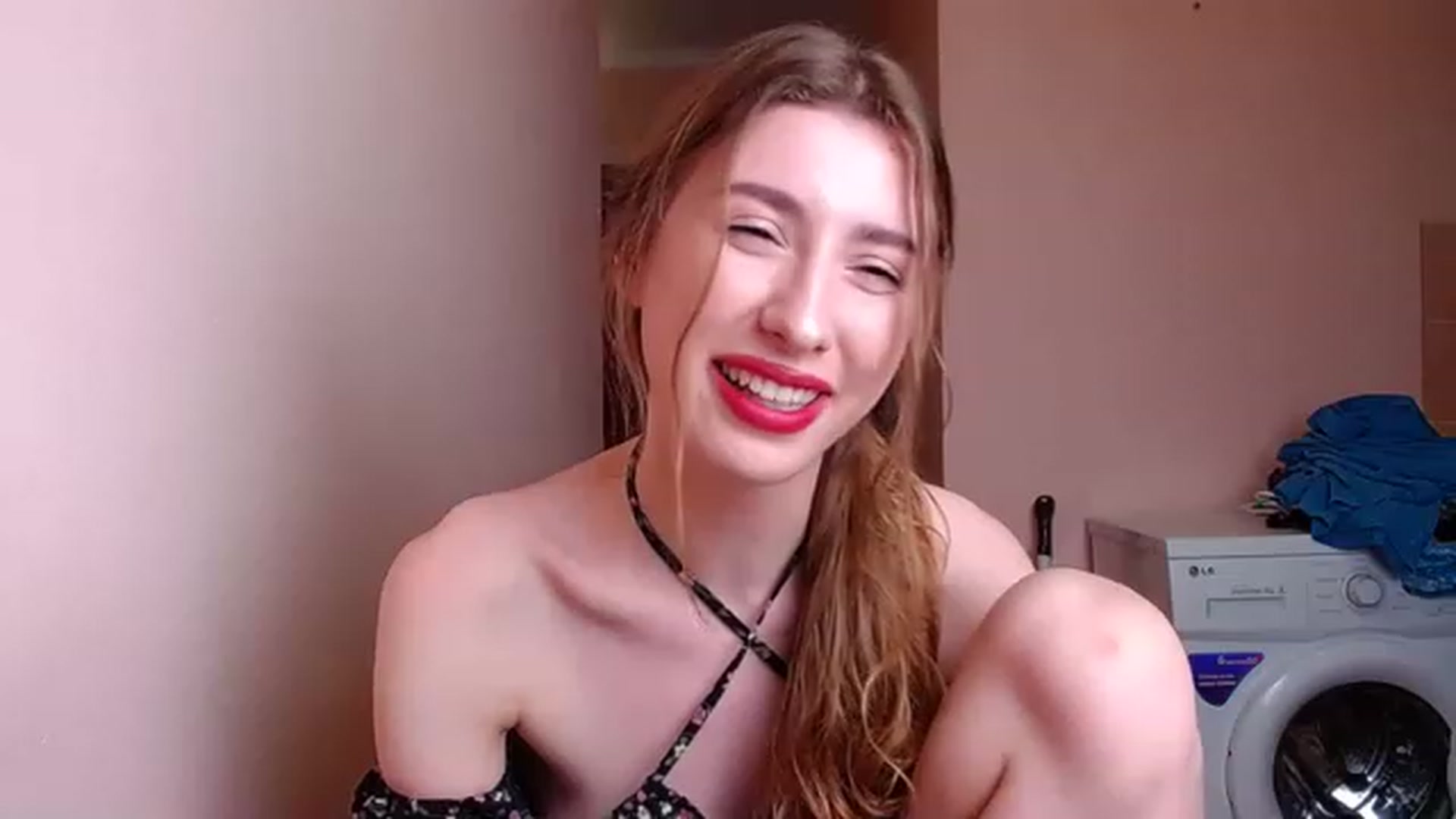 Gallery image thumbnail from Alice_one's myfreecams stream on, 05/24/2023, 20:48 image 12 of 20