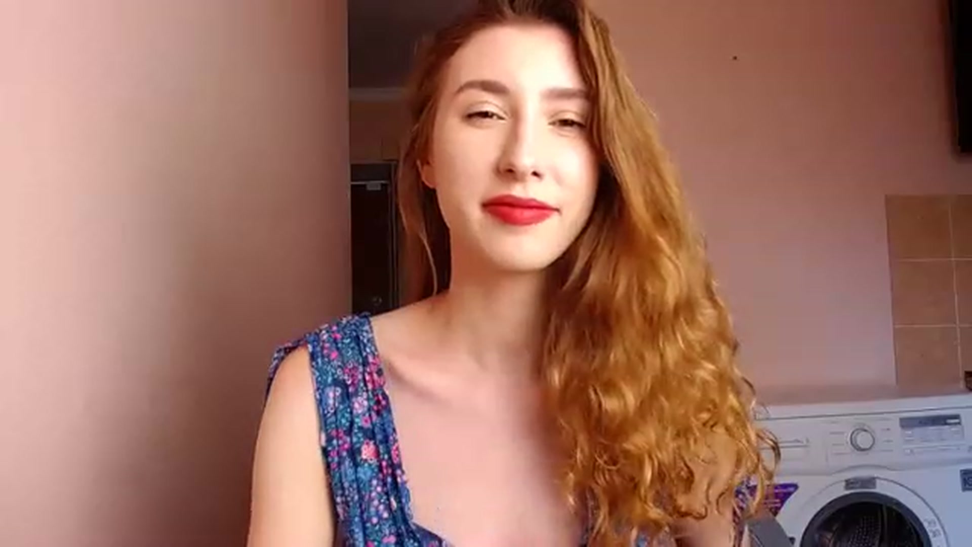 Gallery image thumbnail from Alice_one's myfreecams stream on, 06/18/2023, 16:38 image 18 of 20