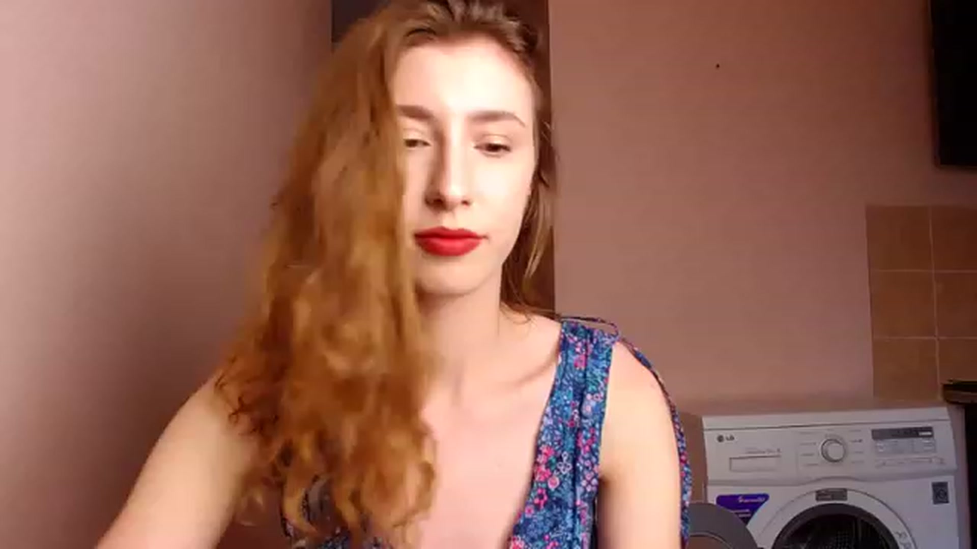 Gallery image thumbnail from Alice_one's myfreecams stream on, 06/18/2023, 17:17 image 11 of 20
