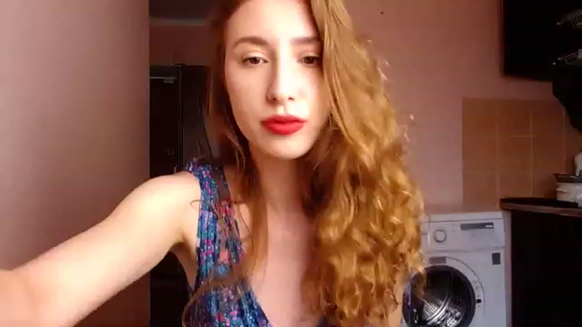 Gallery image thumbnail from Alice_one's myfreecams stream on, 06/18/2023, 17:17 image 8 of 20