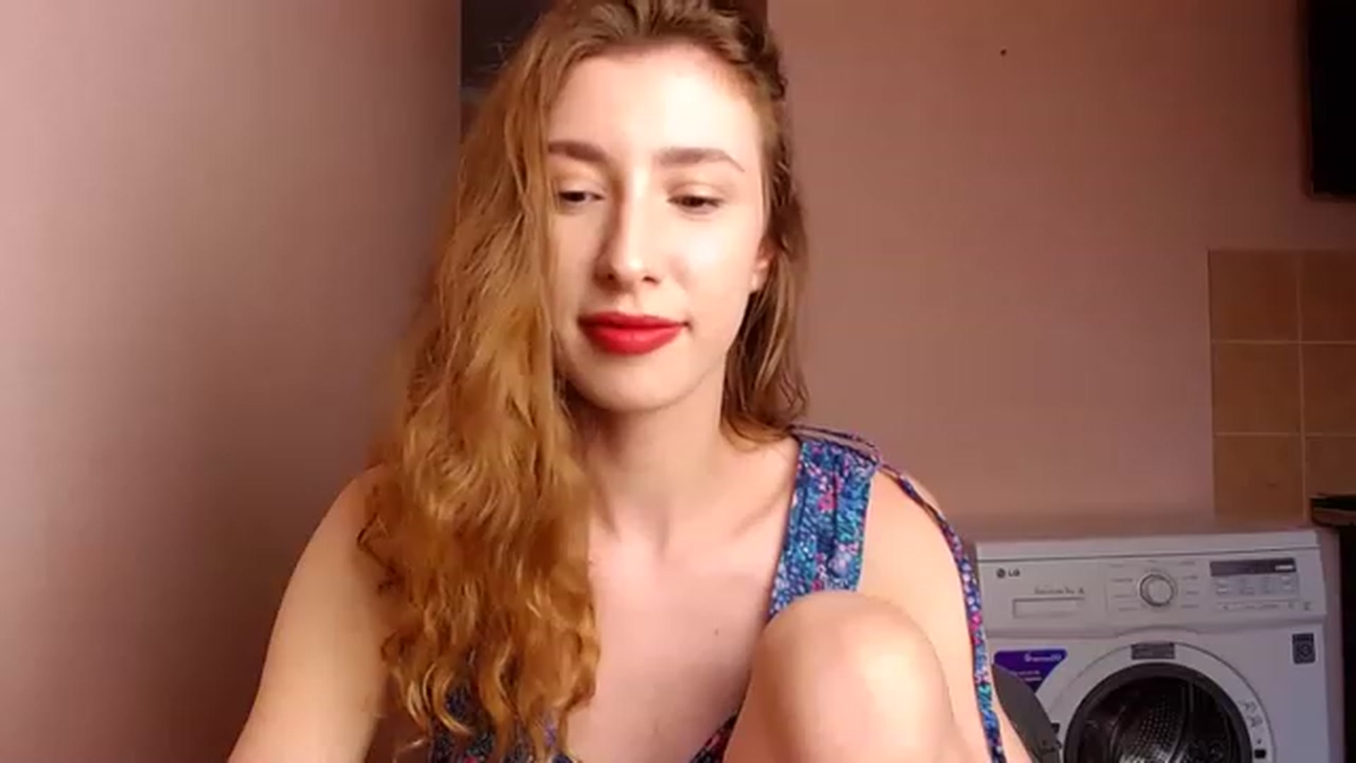 Gallery image thumbnail from Alice_one's myfreecams stream on, 06/18/2023, 17:17 image 12 of 20
