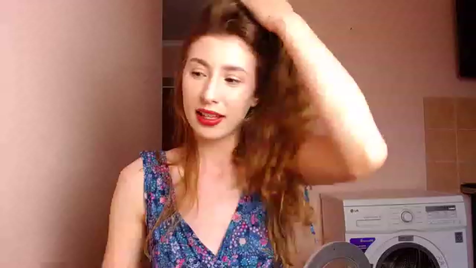 Gallery image thumbnail from Alice_one's myfreecams stream on, 06/18/2023, 17:17 image 13 of 20
