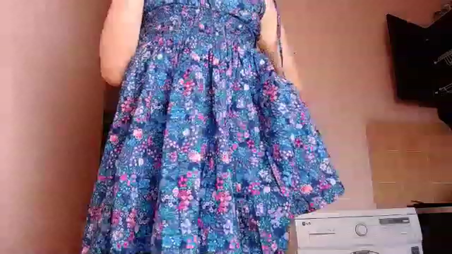 Gallery image thumbnail from Alice_one's myfreecams stream on, 06/18/2023, 17:17 image 5 of 20