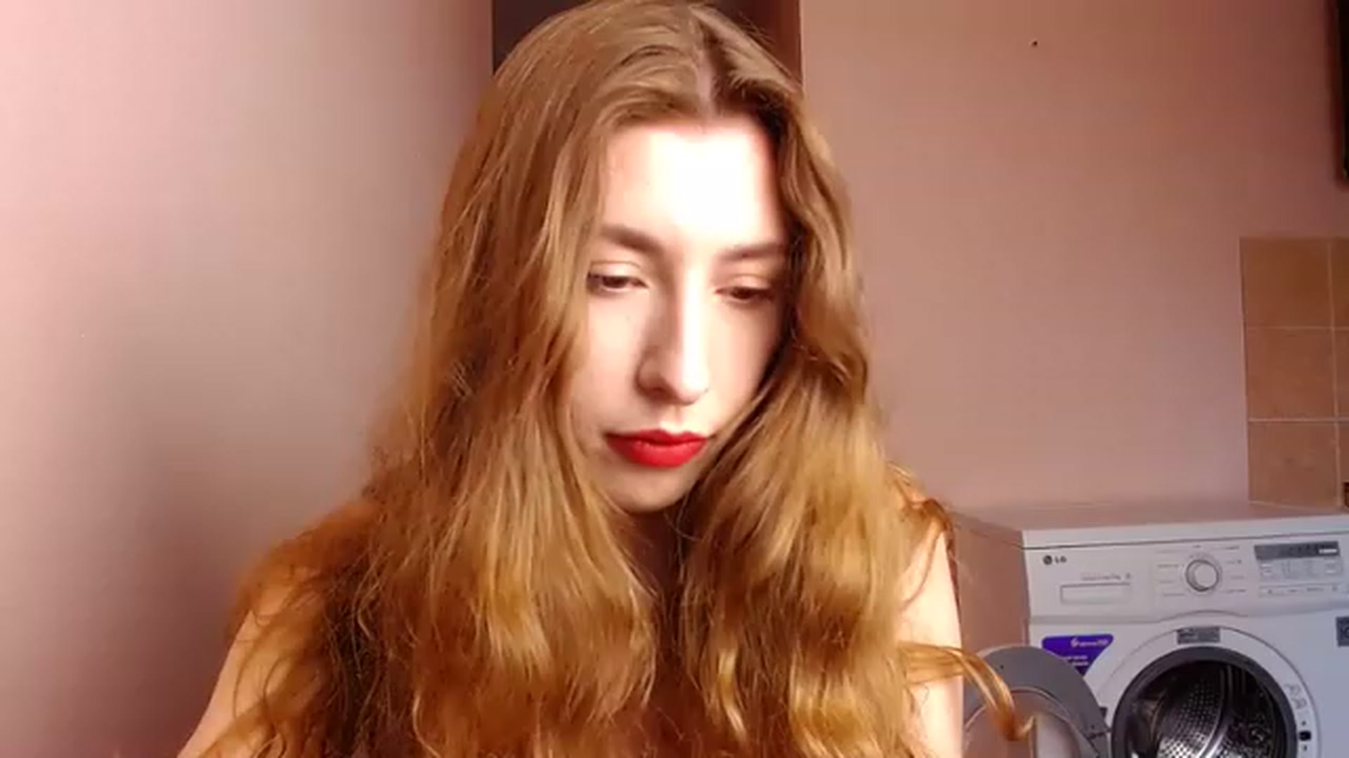 Gallery image thumbnail from Alice_one's myfreecams stream on, 06/18/2023, 17:17 image 1 of 20
