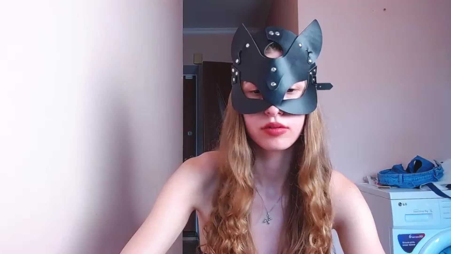 Gallery image thumbnail from Alice_one's myfreecams stream on, 07/24/2023, 16:30 image 17 of 20