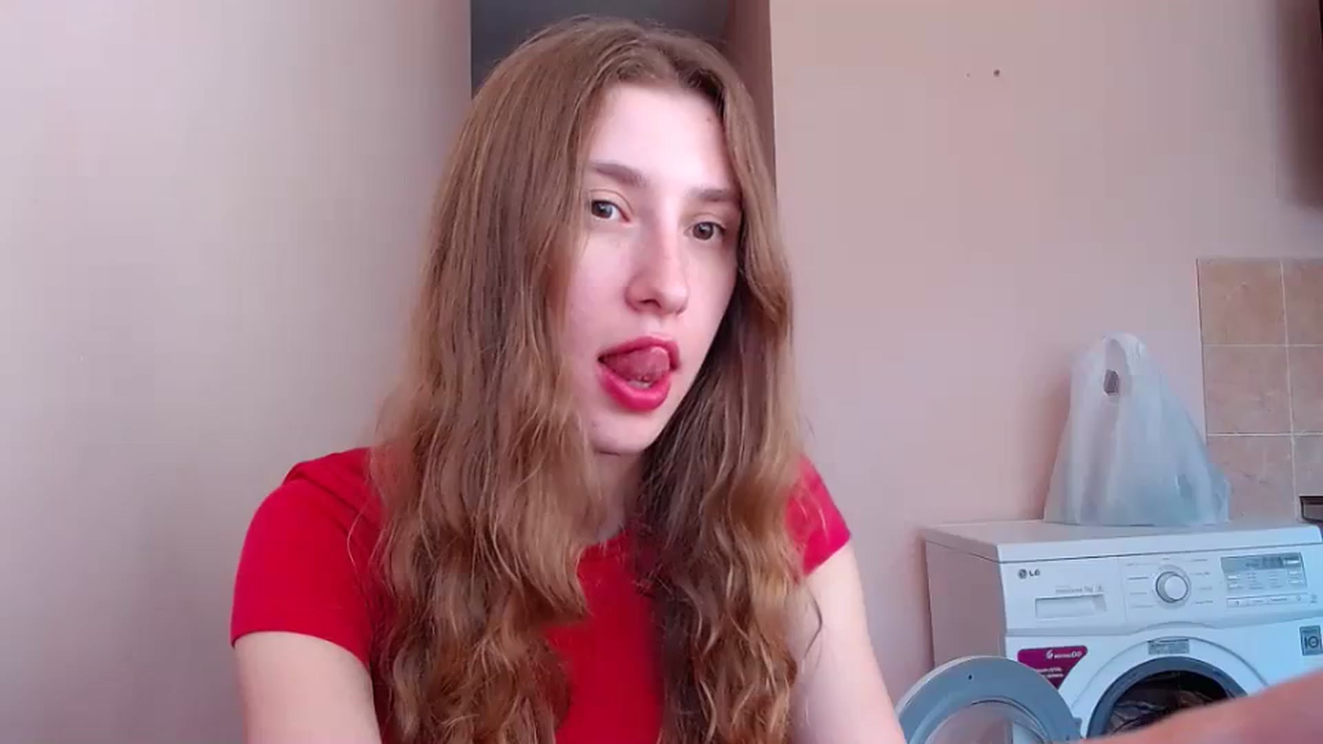 Gallery image thumbnail from Alice_one's myfreecams stream on, 08/09/2023, 12:11 image 4 of 20