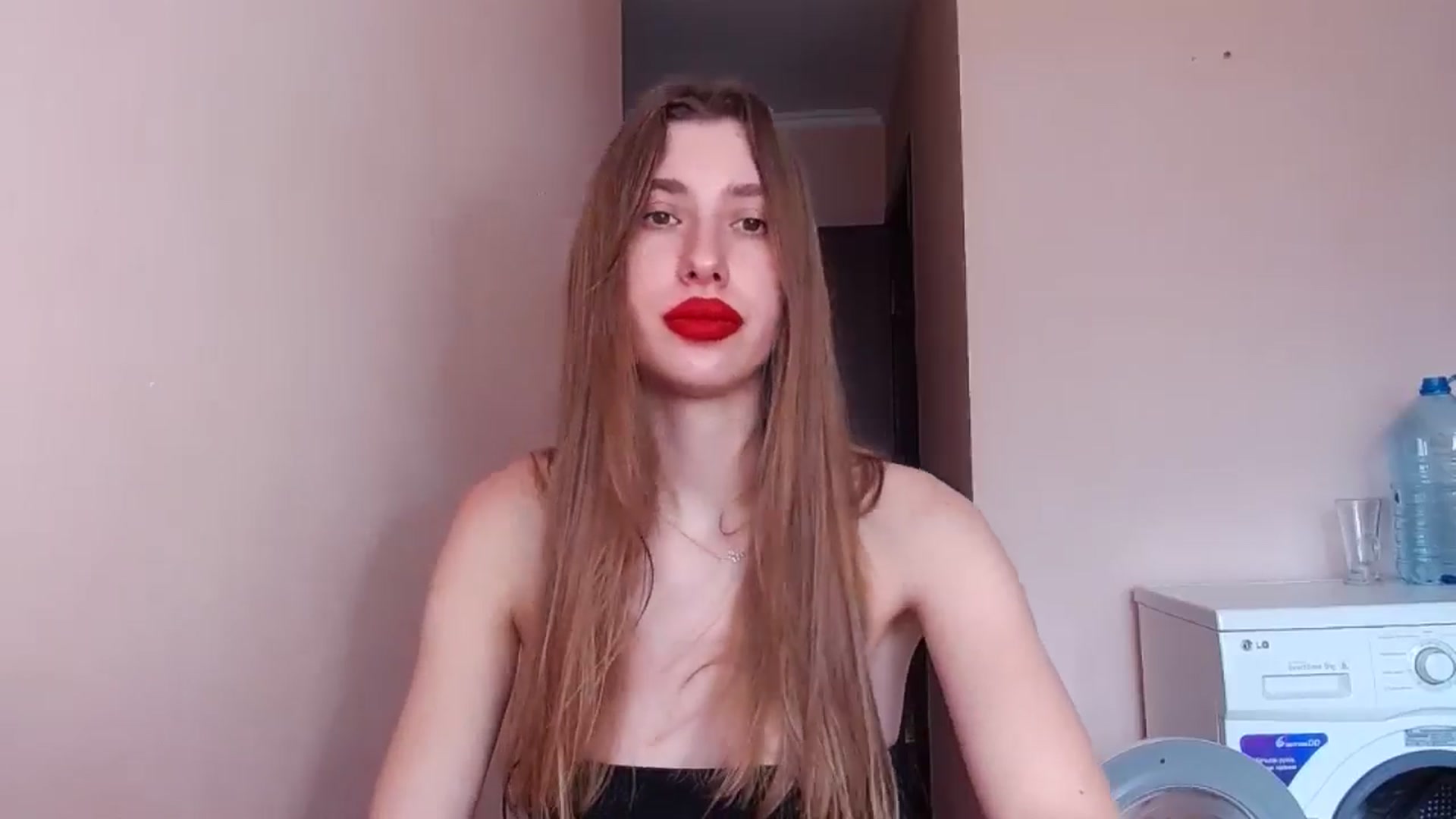 Gallery image thumbnail from Alice_one's myfreecams stream on, 06/06/2024, 11:20 image 2 of 20