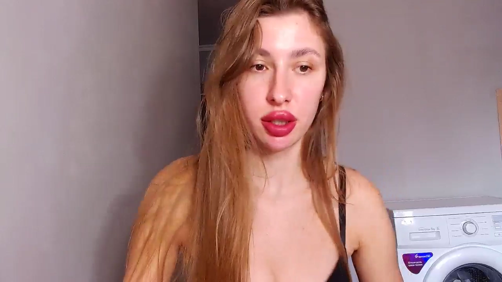 Gallery image thumbnail from Alice_one's myfreecams stream on, 11/15/2024, 13:27 image 10 of 20