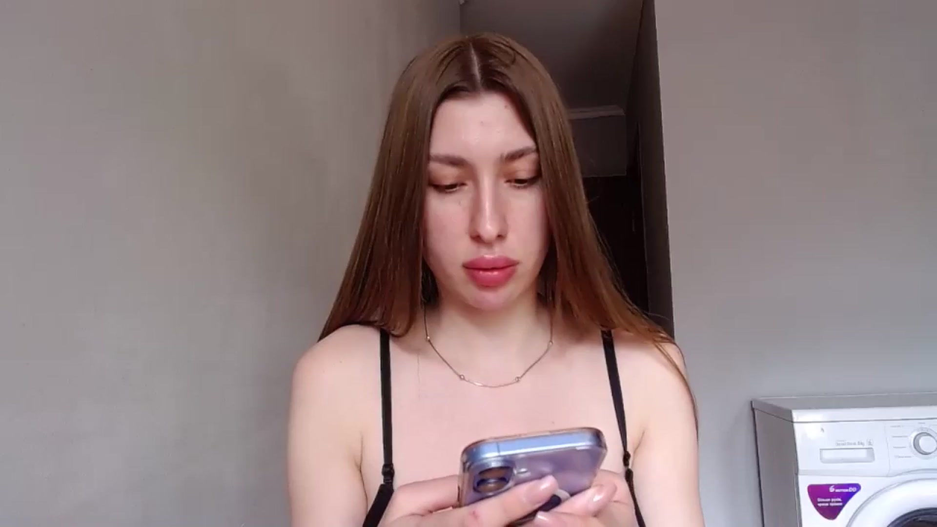 Gallery image thumbnail from Alice_one's myfreecams stream on, 05/09/2025, 12:49 image 15 of 20