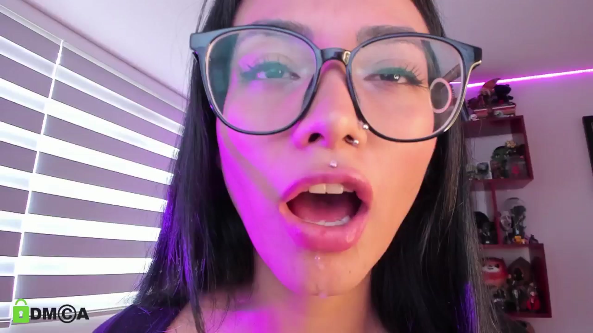 Gallery image thumbnail from Alice_rausing's myfreecams stream on, 05/15/2024, 18:28 image 6 of 20
